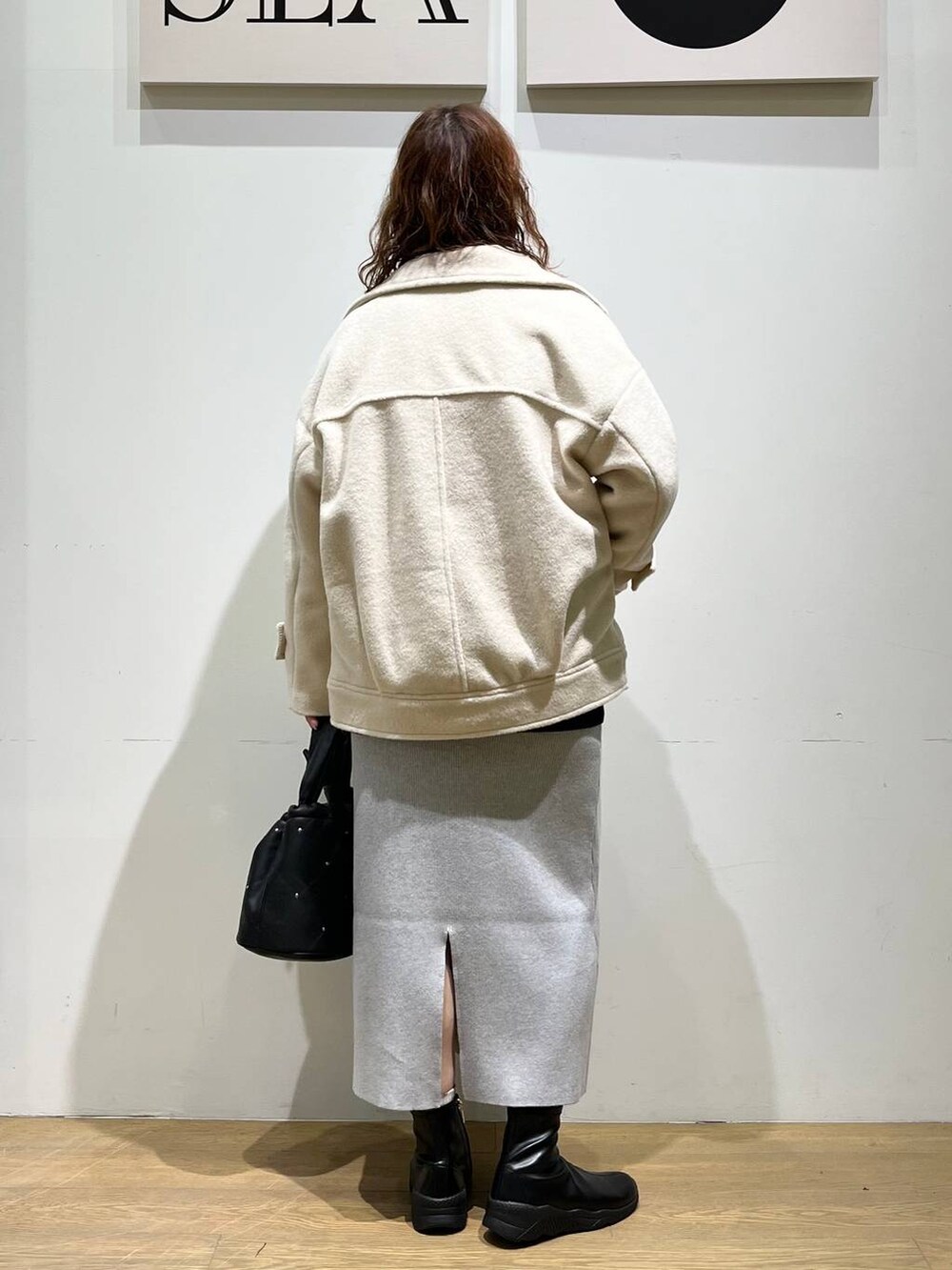 「ナチュラル、ゆったり、ユニセックス、BAYFLOW、カジュアル、秋コーデ、冬コーデ」｜「BAYFLOWの[肌触りの良いコットンウール素材]ニットリブタイトスカート（スカート、グレー系）」を使った、mocoさん（レディース・165cm）の秋コーディネートの3枚目の写真