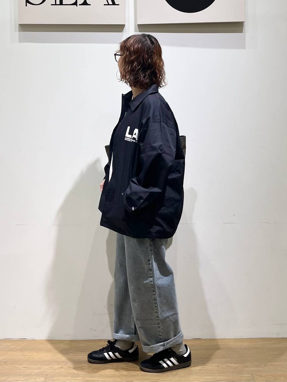 「ゆったり、ユニセックス、ナチュラル、BAYFLOW、カジュアル、カジュアルコーデ、春コーデ、メンズライク」|「niko and...のオリジナルラージボストン伊達メガネ(メガネ、ブラウン系)」を使った、mocoさん(レディース・165cm)の春コーディネートの4枚目の写真