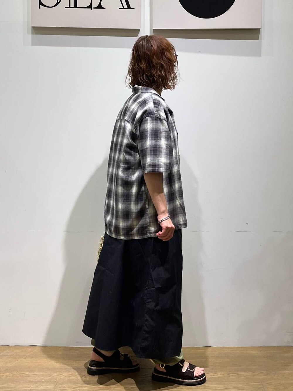 「ナチュラル、ゆったり、ユニセックス、BAYFLOW、カジュアル、カジュアルコーデ、春コーデ、ママコーデ」|「niko and...のオリジナルラージボストン伊達メガネ(メガネ、ブラウン系)」を使った、mocoさん(レディース・165cm)の春コーディネートの4枚目の写真