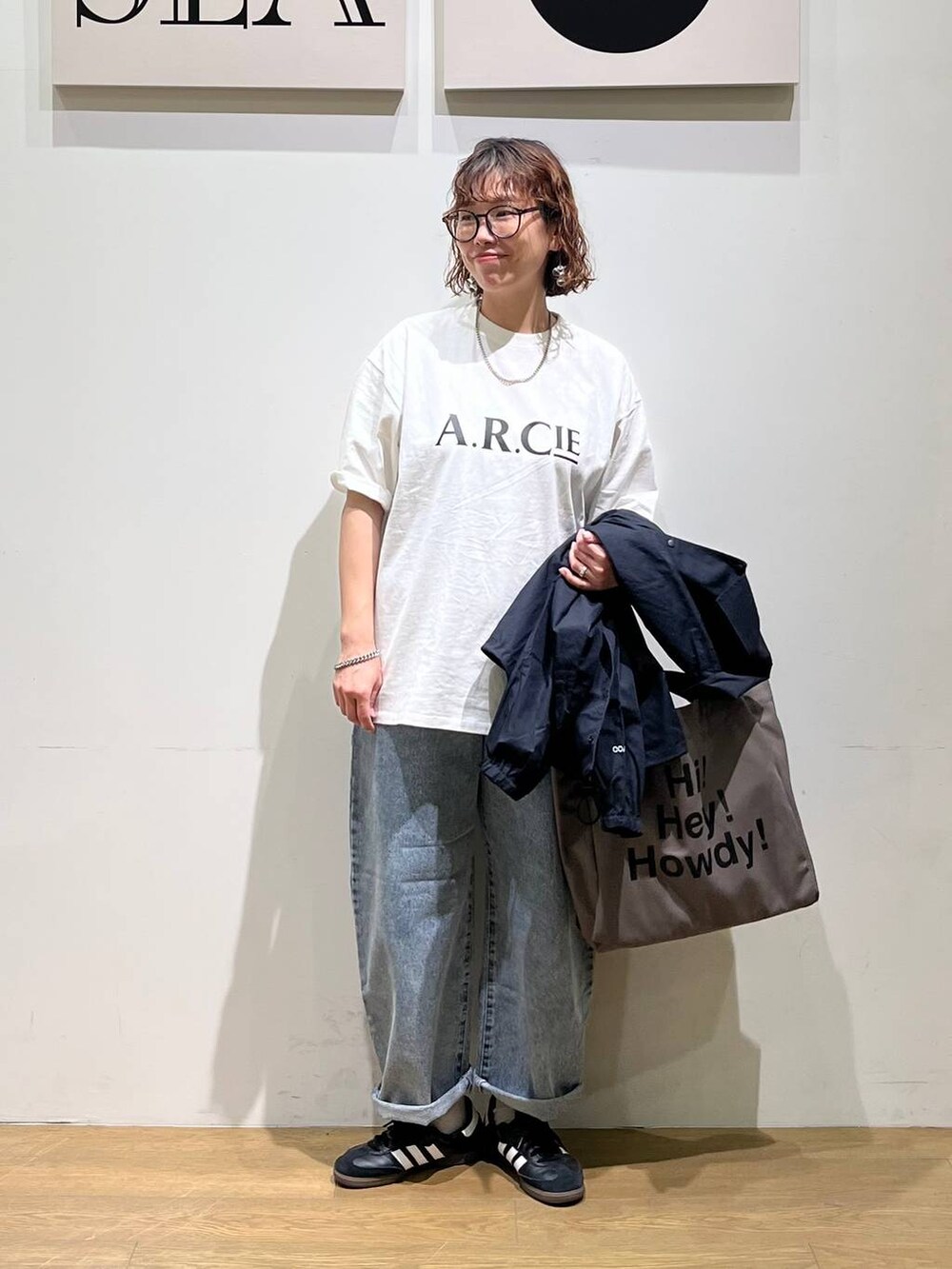 「ゆったり、ユニセックス、ナチュラル、BAYFLOW、カジュアル、カジュアルコーデ、春コーデ、メンズライク」|「niko and...のオリジナルラージボストン伊達メガネ(メガネ、ブラウン系)」を使った、mocoさん(レディース・165cm)の春コーディネートの2枚目の写真