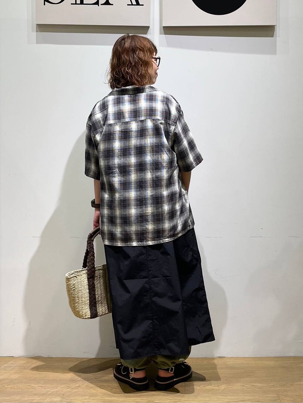 「ナチュラル、ゆったり、ユニセックス、BAYFLOW、カジュアル、カジュアルコーデ、春コーデ、ママコーデ」|「niko and...のオリジナルラージボストン伊達メガネ(メガネ、ブラウン系)」を使った、mocoさん(レディース・165cm)の春コーディネートの3枚目の写真
