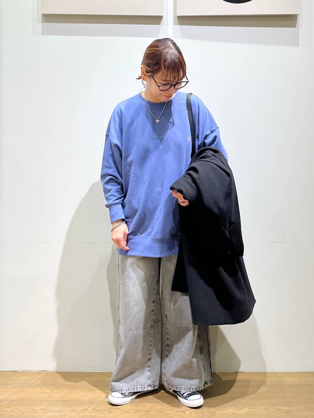 「BAYFLOW、アウター、ナチュラル、ゆったり、ユニセックス、カジュアル、カジュアルコーデ、冬コーデ」｜「niko and...のステンレスコンビハートボールチェーンネックレス（ネックレス、パープル系）」を使った、mocoさん（レディース・165cm）の冬コーディネートの2枚目の写真