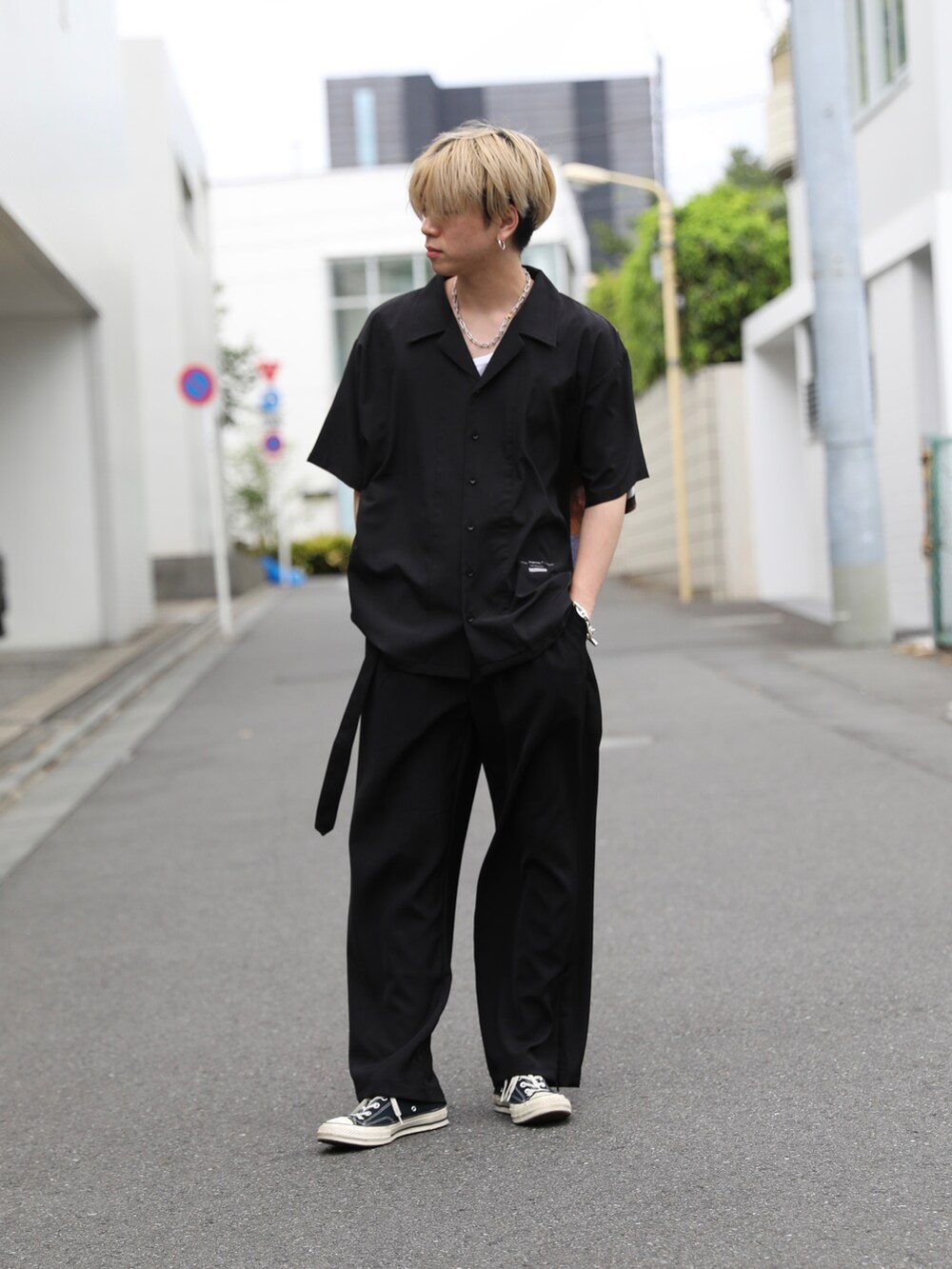「シンプルコーデ、ストリート、モードストリート、シャツスタイル、お洒落さんとつながりたい」|「LEGENDAのMUSEUM "BLESSED" S/S Shirts *(シャツ/ブラウス、その他)」を使った、LEGENDA_TOKYOさん(メンズ・177cm)の夏コーディネートの2枚目の写真