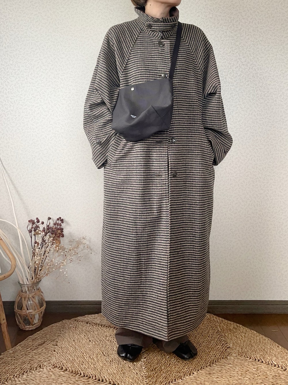 「BONLECILL、ボンルシール、チェックコート、ステンカラーコート、スタンドカラーコート、秋服まるっと大公開、秋服コーデ、低身長女子」｜「BONLECILLの2wayメルトンアンブレラヨークオーバーコート ステンカラー/スタンドカラー（ステンカラーコート、グリーン系）」を使った、uaさん（レディース・154cm）の秋コーディネートの3枚目の写真