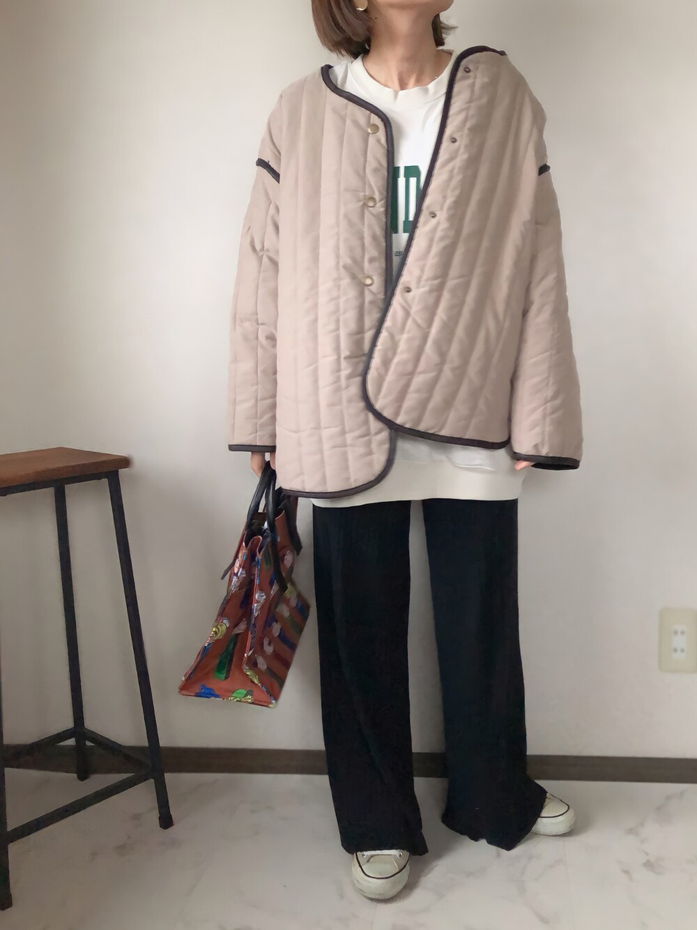 「PAPILLONNER(PAPILLONNER)、パピヨネ(PAPILLONNER)、earPAPILLONNER、corners、コーナーズ、asknowasplus」｜「AS KNOW AS plusの◇縦キルトノーカラージャケット（ノーカラージャケット、ベージュ系）」を使った、uaさん（レディース・153cm）の秋コーディネートの2枚目の写真
