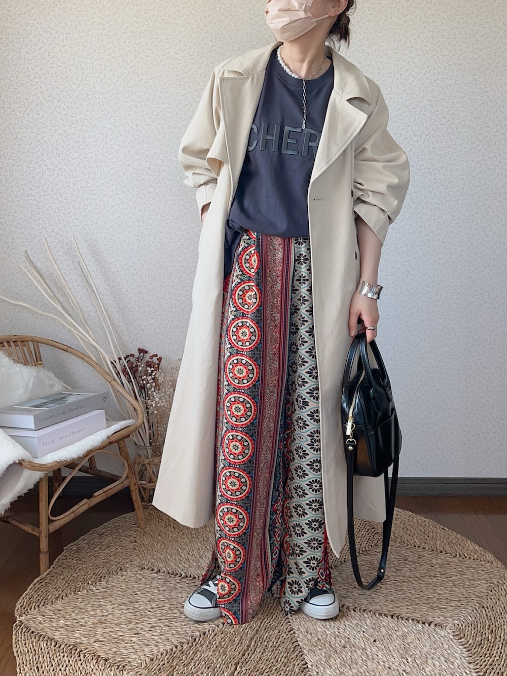 「コーナーズ、corners、エスニック、柄パンツ、COTORICA.、コトリカ、トレンチコート、reca、isook、anq.」｜「COTORICAのオーバーサイズトレンチ【スプリングコート】（トレンチコート、ベージュ系）」を使った、uaさん（レディース・154cm）の春コーディネートの2枚目の写真