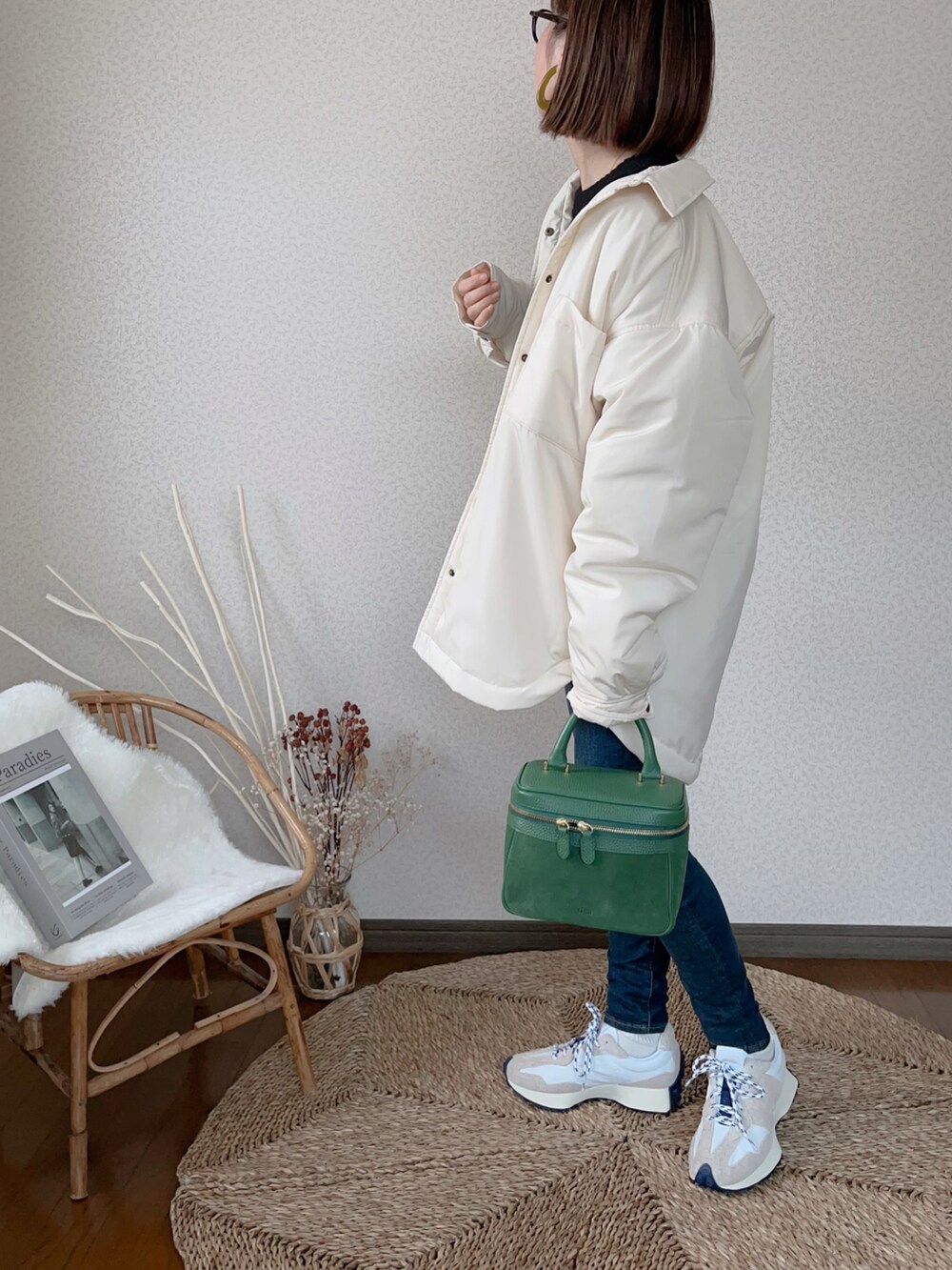「Ciena、シエナ、chiiiibag、春コーデ、デニム、スキニーデニム」｜「CIENAの中綿シャツブルゾン（ダウンジャケット/コート、ホワイト系）」を使った、uaさん（レディース・153cm）の冬コーディネートの3枚目の写真
