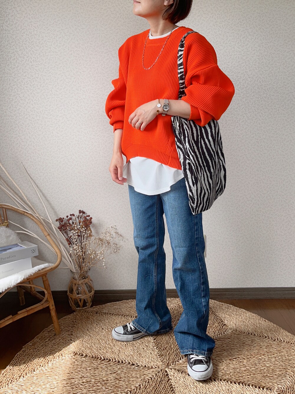 「ボマール、bohmal、bohmal_style、bohmal_official、EDWIN、デニムコーデ、カラーニット、ダンボールニット、レイヤードスタイル、SKAGEN」｜「bohmalの変形アーム前後差カラフルダンボールニット（ニット/セーター、オレンジ系）」を使った、uaさん（レディース・154cm）の秋コーディネートの2枚目の写真