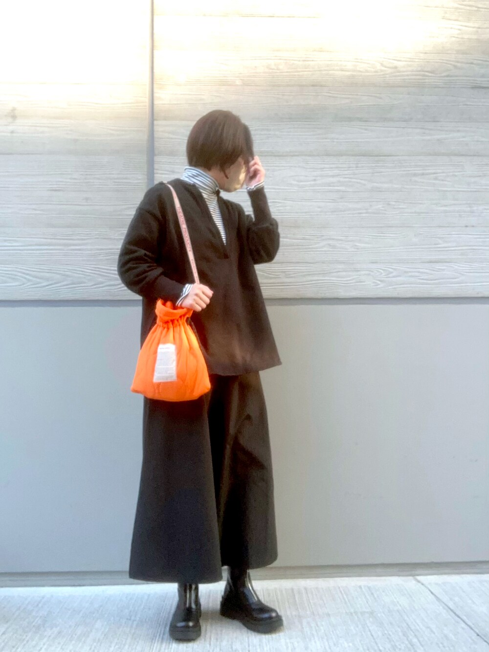 「シンプルスタイル、セットアップ、厚底シューズ、ボーダー、ショルダーバッグ、モノトーン、ロングワンピース、春アウター、大人カジュアル」｜「CIAOPANIC TYPYの□【追加販売決定】【ユニセックス】2WAYボリュームスリーブMA‐1（MA-1、グレー系）」を使った、n_t_mさん（レディース・158cm）の春コーディネートの2枚目の写真