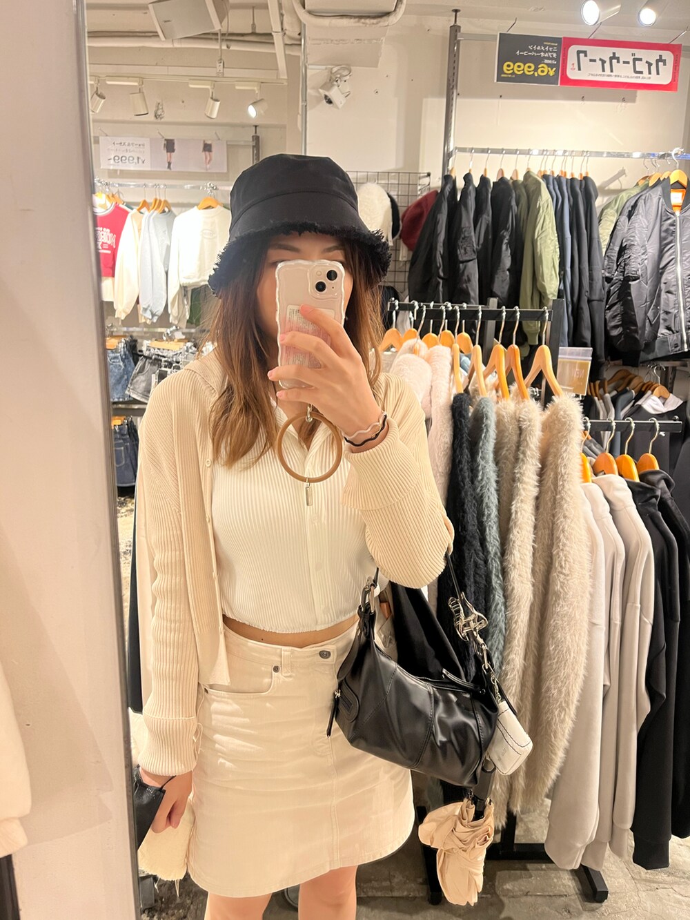 「梅田、travel、ootd」｜「WEGOのアイテム（ハット、ホワイト系）」を使った、my_chungさん（レディース・168cm）の秋コーディネートの2枚目の写真