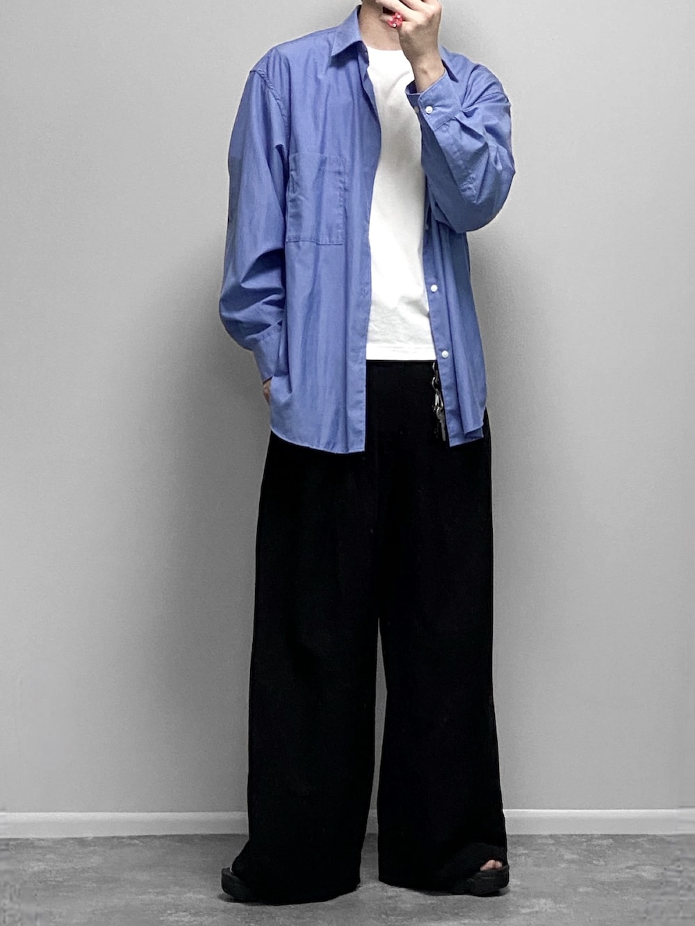 「夏コーデ、アウトドアスタイル、フェススタイル、シンプルコーデ、休日スタイル、Tシャツ、デニム、プチプラ、スポーツミックス、サンダル、韓国ファッション、モノトーン、お出かけコーデ、デートコーデ、テーマパークコーデ」｜「NIKEのナイキ エア マックス ココ ウィメンズサンダル / Nike Air Max Koko Women's Sandals CI8798-003 Black（サンダル、ブラック系）」を使った、gakuさん（骨格ウェーブ・メンズ・173cm）の夏コーディネートの2枚目の写真