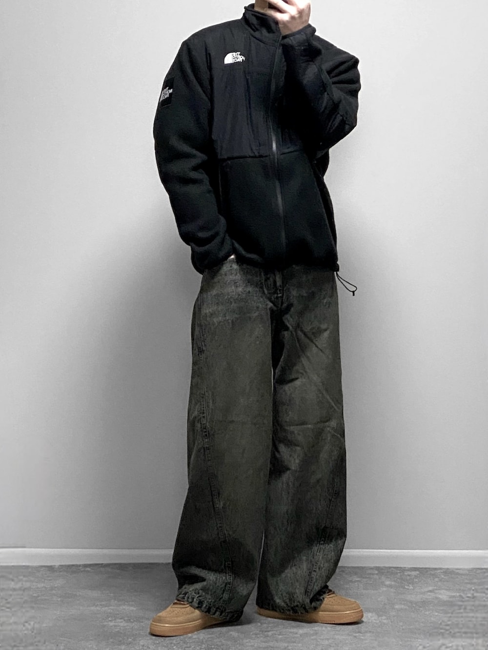 gakuさんの「HEAVY WEIGHT DRAW CORD SWEAT / ヘビーウェイトドローコードスウェット（WETTEMPT）」を使ったコーディネートの2枚目の写真
