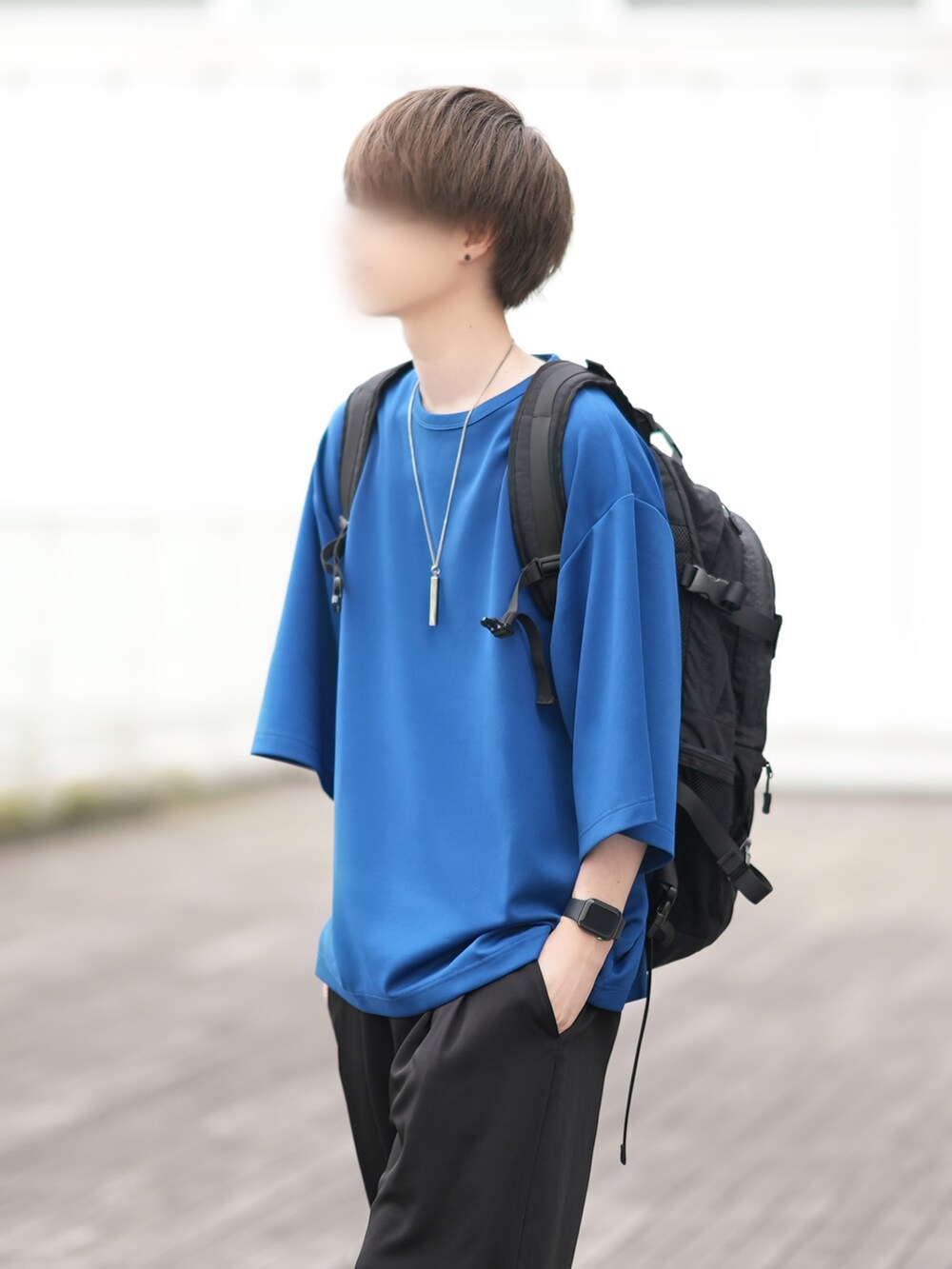 「ごきげんウィーク、休日スタイル、夏コーデ、シンプルスタイル、ビッグシルエット、ビッグT、ゆるコーデ、ブルー」｜「DOOPZのポンチルーズスリーブカットソー（Tシャツ/カットソー、ブルー系）」を使った、とっしーさん（メンズ・184cm）の春コーディネートの2枚目の写真