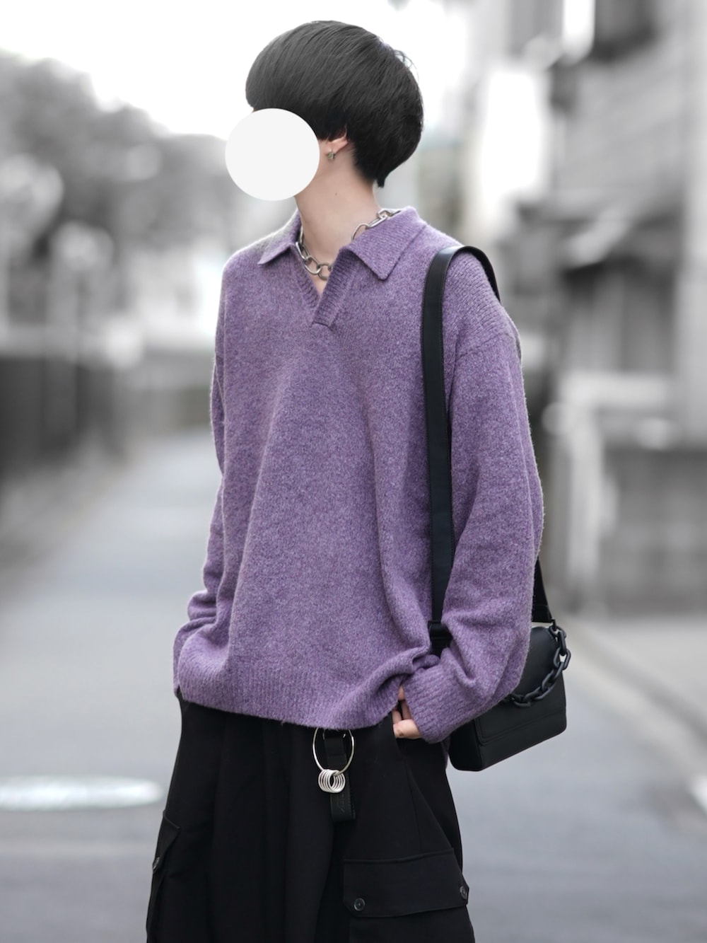 「秋コーデ、パステルカラー、ニット、カーゴパンツ、パラシュートパンツ、スニーカー、GUコーデ、GU、プチプラ、休日コーデ、ゆるコーデ、DOOPZ」｜「GUのアイテム（ニット/セーター、パープル系）」を使った、とっしーさん（メンズ・184cm）の秋コーディネートの2枚目の写真