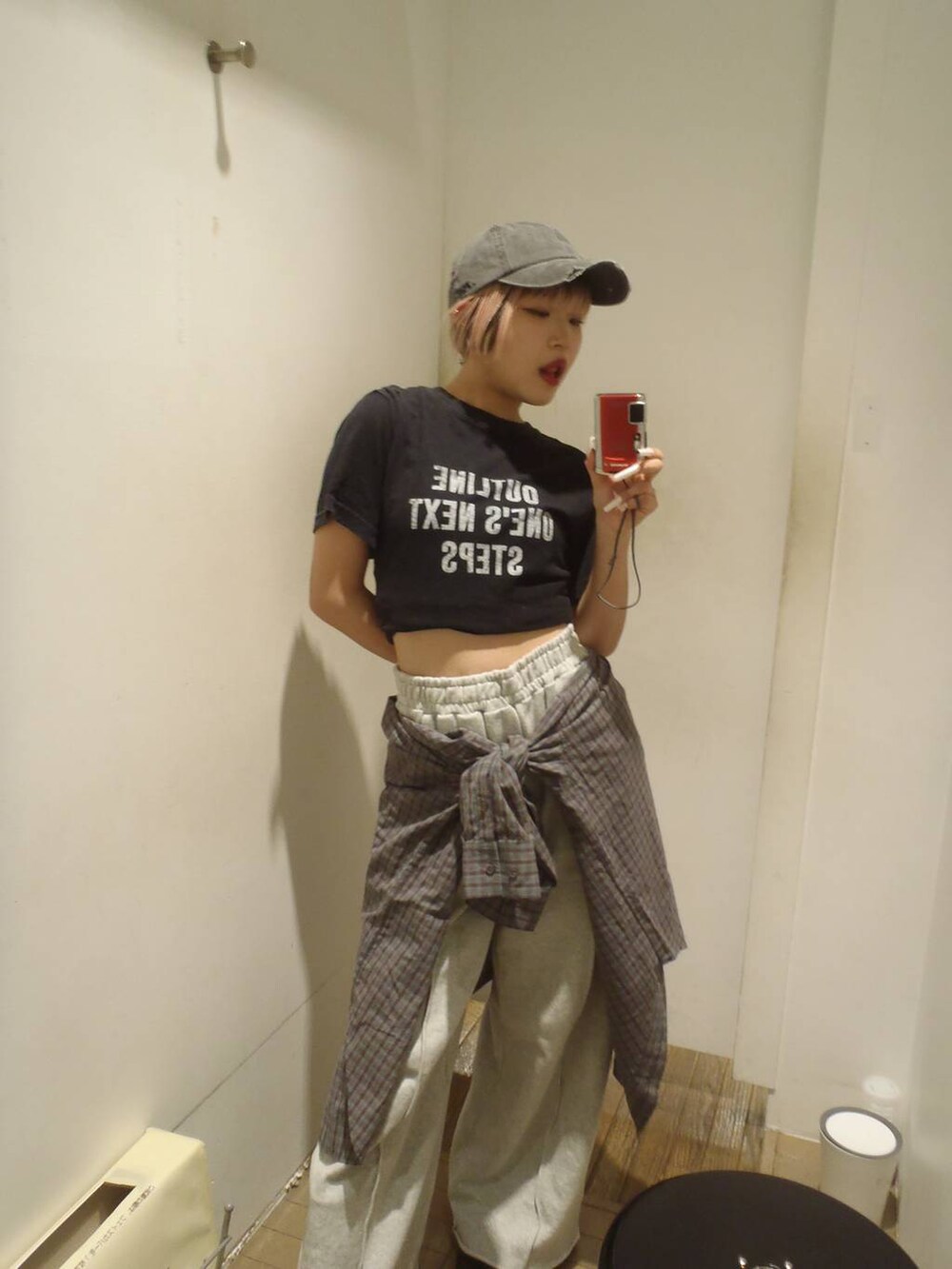 「低身長、JEANASIS」｜「JEANASISのウォッシュドクラッシュCAP/110740（キャップ、ブラック系）」を使った、ミサ(JEANASiS)さん（レディース・155cm）の春コーディネートの2枚目の写真