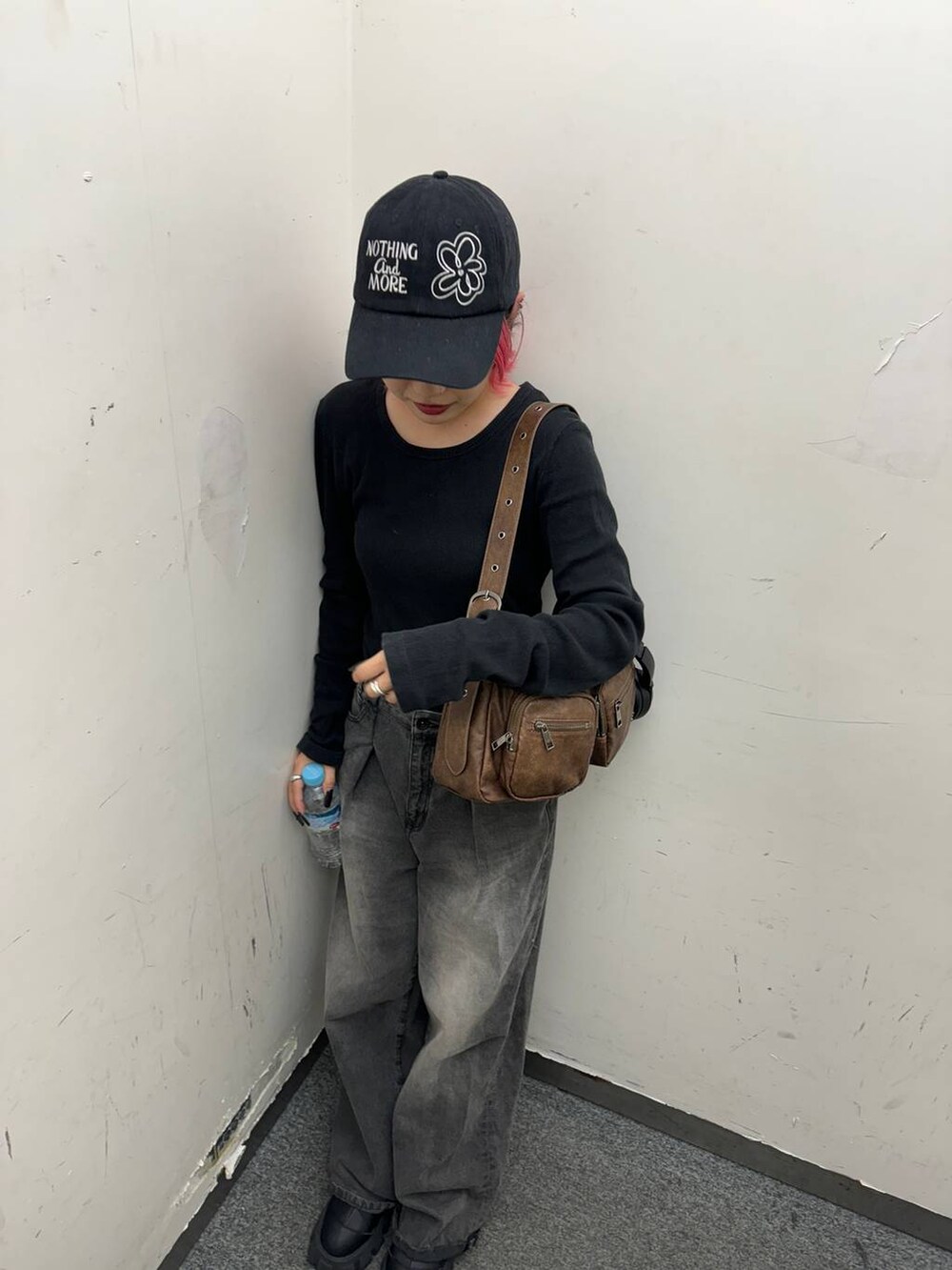 「JEANASIS」｜「JEANASISのタックデニムワイドパンツ/974143（デニムパンツ、ブラック系）」を使った、ミサ(JEANASiS)さん（レディース・155cm）の春コーディネートの2枚目の写真