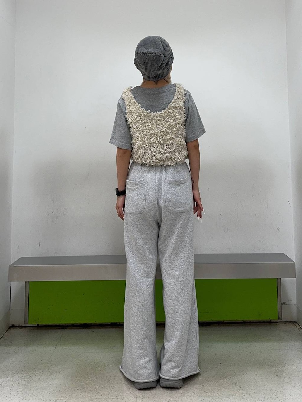 「低身長、JEANASIS」｜「JEANASISのasymmetry sneakers/104199（スニーカー、シルバー系）」を使った、ミサ(JEANASiS)さん（レディース・155cm）の春コーディネートの4枚目の写真