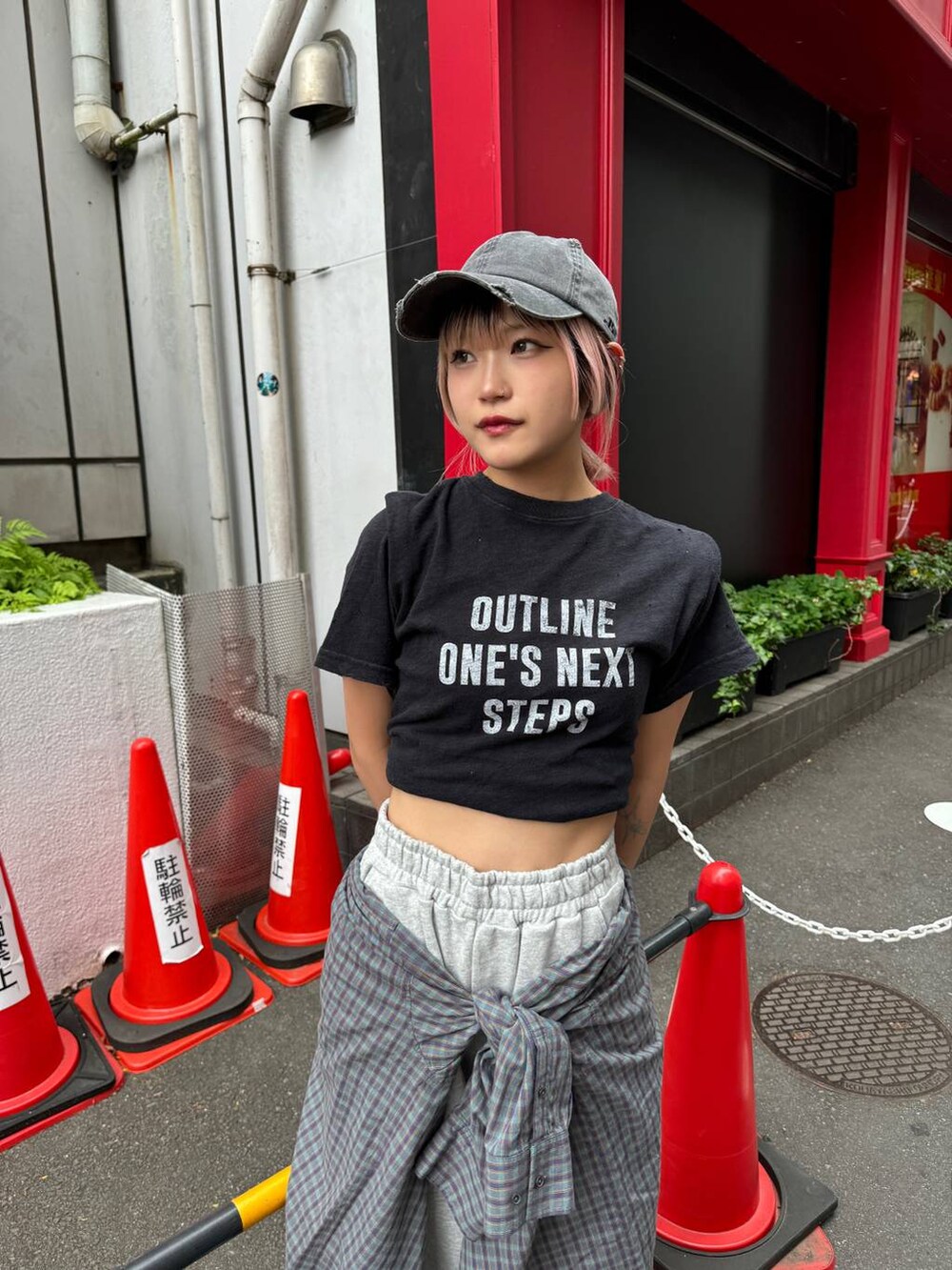 「低身長、JEANASIS」｜「JEANASISのウォッシュドクラッシュCAP/110740（キャップ、ブラック系）」を使った、ミサ(JEANASiS)さん（レディース・155cm）の春コーディネートの3枚目の写真