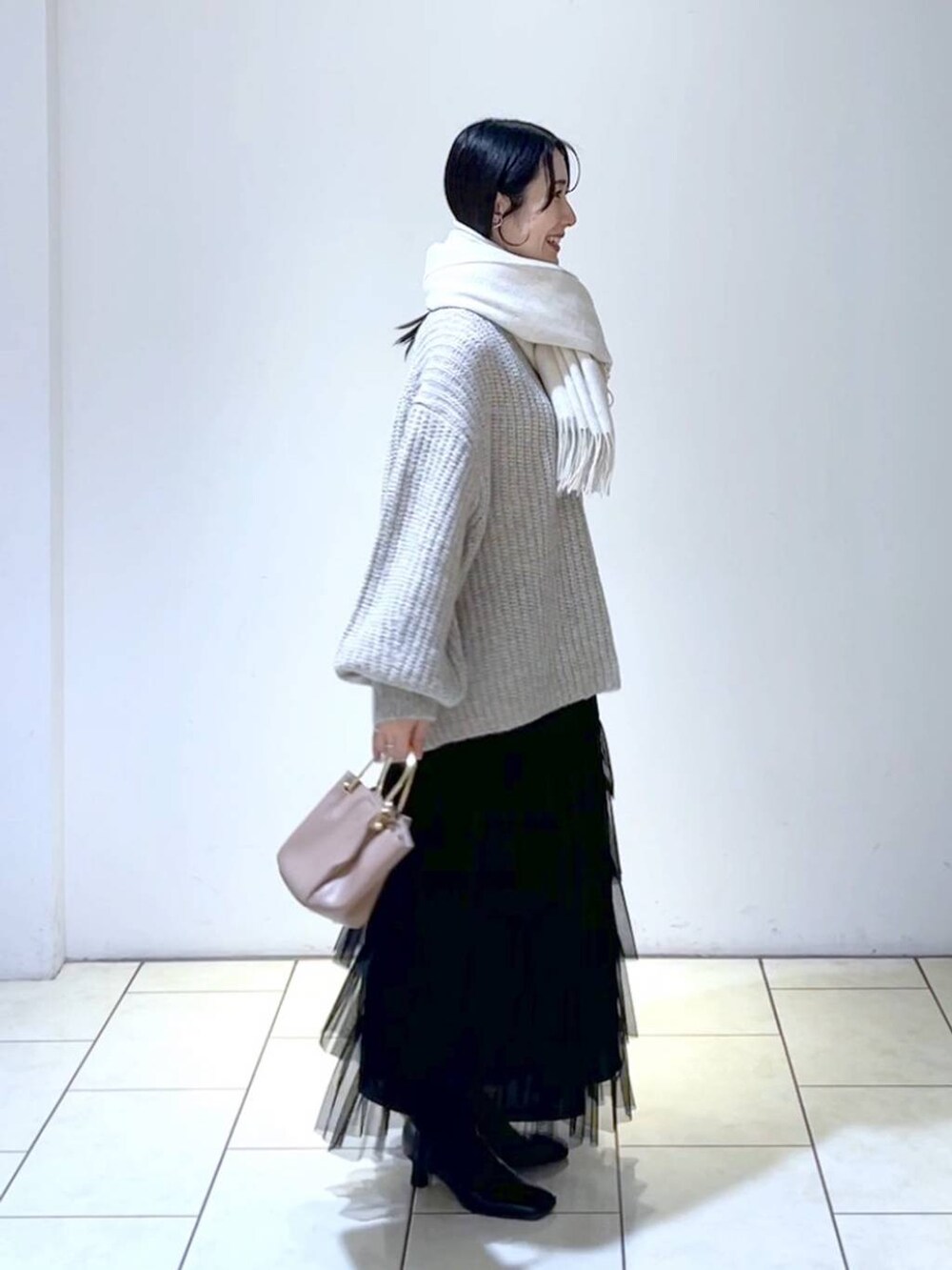「ゆったり、きれいめ、カジュアル」|「LOWRYS FARMのメタルバレッタ 265411(バレッタ/ヘアクリップ、ゴールド系)」を使った、なかみさん(レディース・154cm)の冬コーディネートの3枚目の写真
