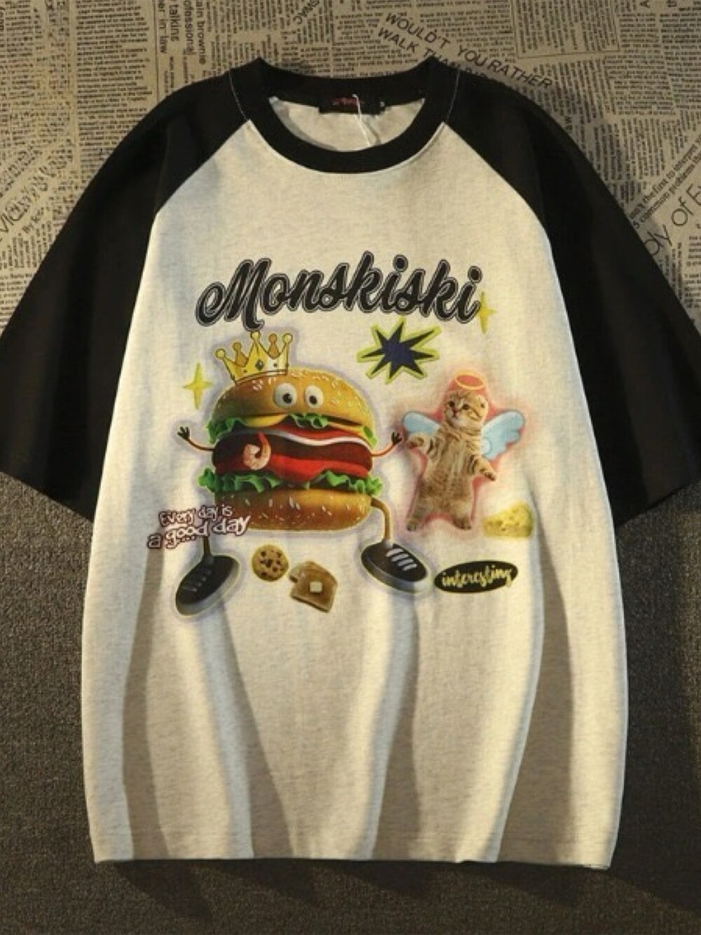 その他のTシャツ/カットソーを着用したレディースの春コーディネートの4枚目の写真