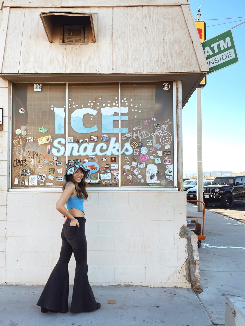 「70's、70'sコーデ、ロサンゼルス、JOSHUA TREES、海外系ファッション、Free people、フリーピープル、レトロガール、アメリカ、海外、ヒッピー、ヒッピースタイル、floral、simple、blue」|「FREE PEOPLEのアイテム(ハット、ブルー系)」を使った、mizuki_wheelerさん(レディース・155cm)の秋コーディネートの2枚目の写真