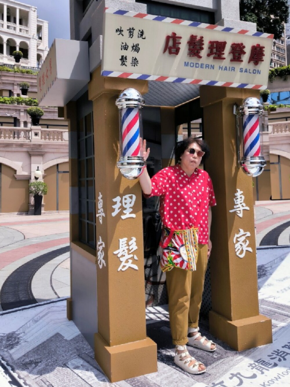「Johanna Ho for Birkenstockのアイテム（サンダル、ホワイト系）」を使った、Panda Ngさん（メンズ・180cm）の秋コーディネートの4枚目の写真