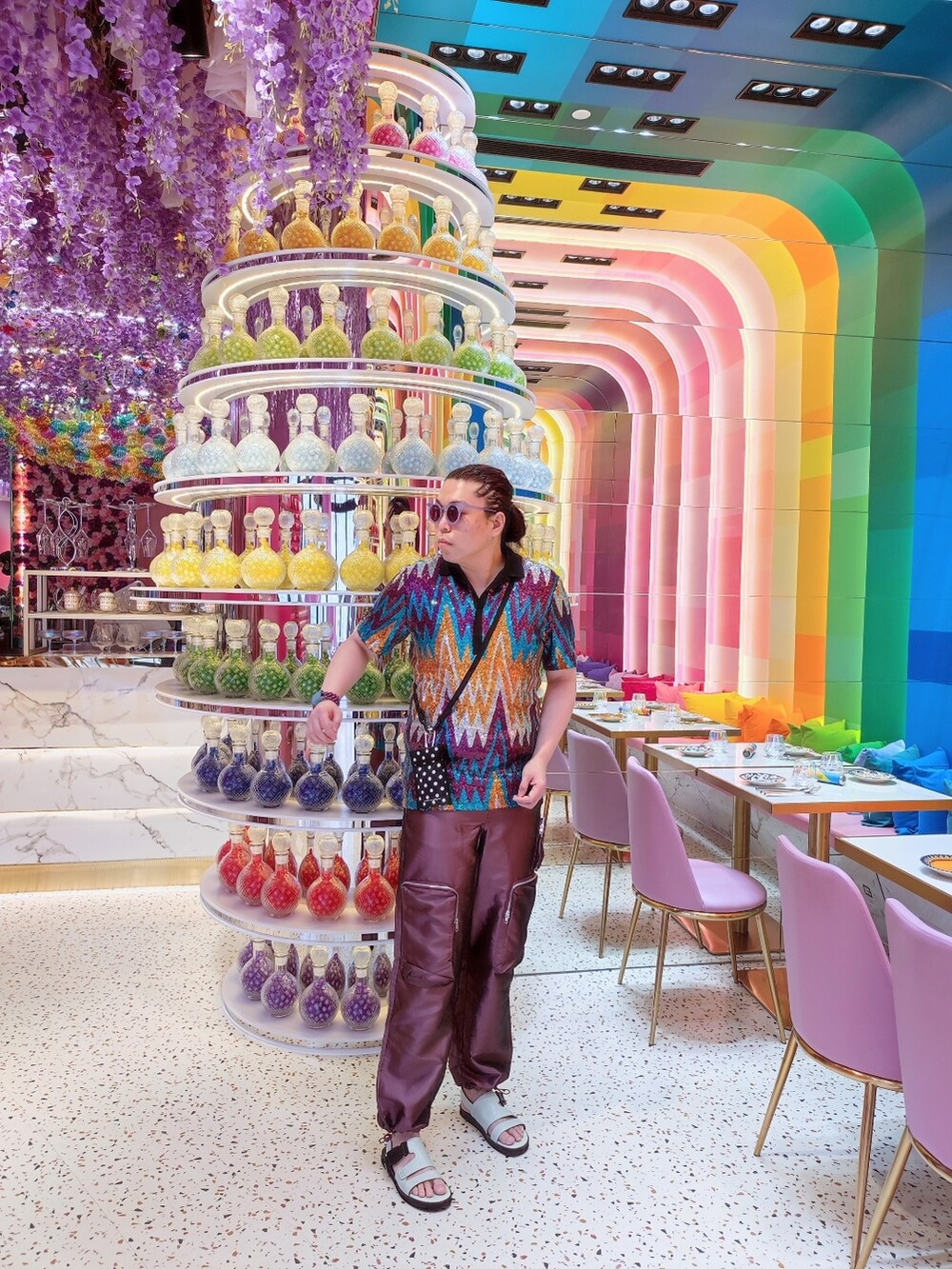 「asosのアイテム（ポロシャツ、その他）」を使った、Panda Ngさん（メンズ・180cm）の秋コーディネートの2枚目の写真
