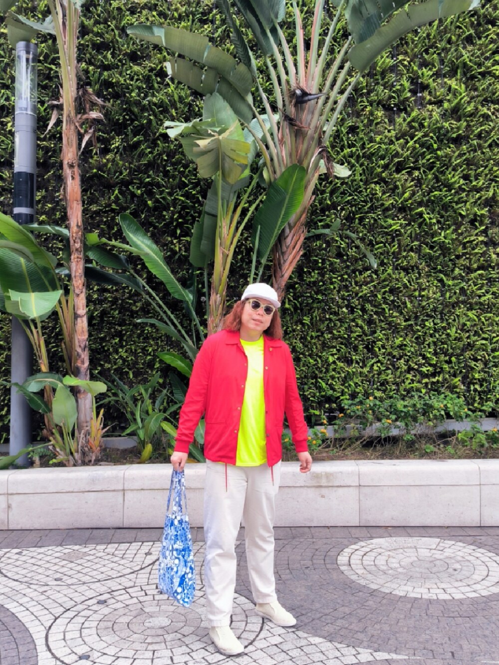 「Rivierasのアイテム（モカシン/デッキシューズ、ベージュ系）」を使った、Panda Ngさん（メンズ・180cm）の夏コーディネートの2枚目の写真