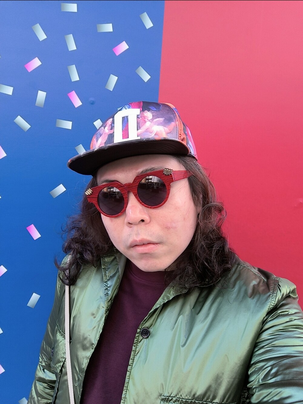 「DNINE RESERVEのアイテム（サンバイザー、レッド系）」を使った、Panda Ngさん（メンズ・180cm）の秋コーディネートの3枚目の写真