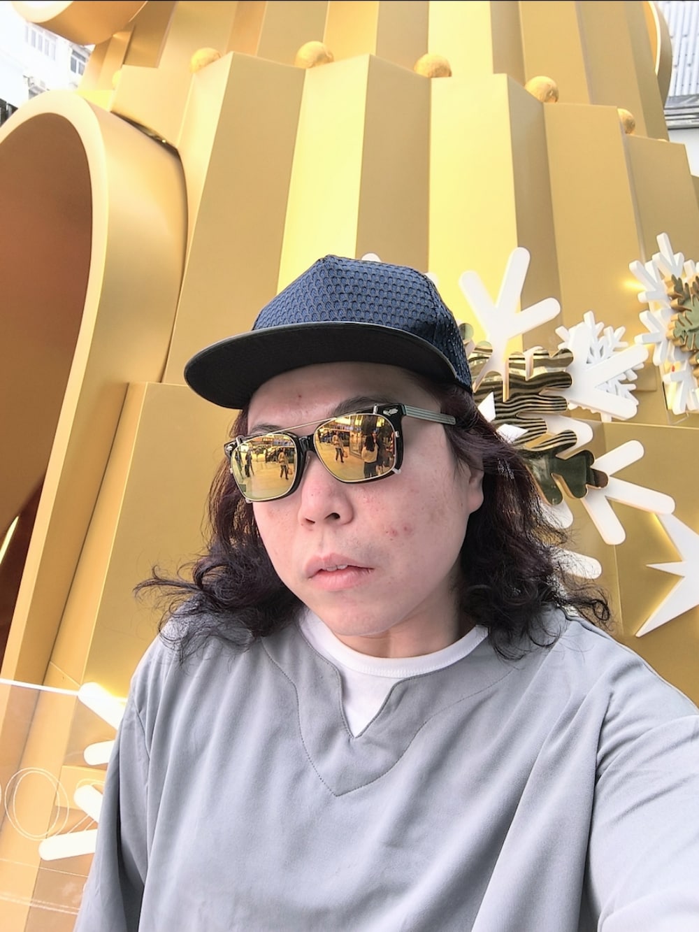 「Rivierasのアイテム（モカシン/デッキシューズ、ブルー系）」を使った、Panda Ngさん（メンズ・180cm）の冬コーディネートの2枚目の写真