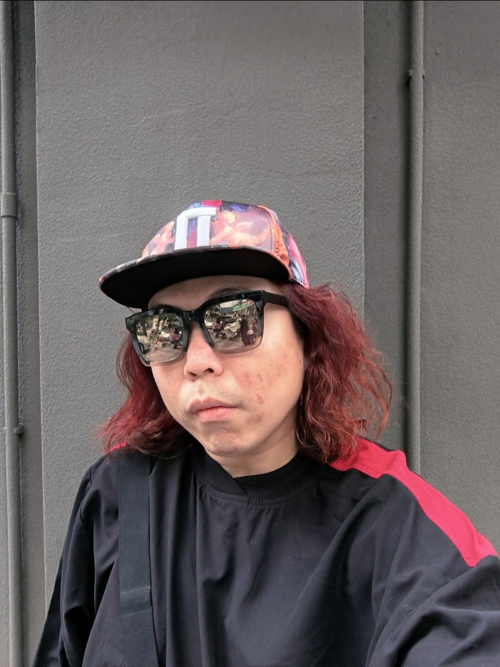 「miu miuのアイテム（バッグ、ベージュ系）」を使った、Panda Ngさん（メンズ・180cm）の冬コーディネートの3枚目の写真