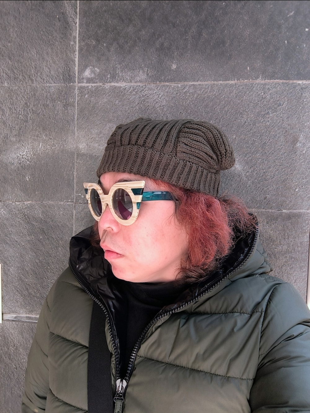 「DUVETICAのアイテム（ダウンジャケット/コート、グリーン系）」を使った、Panda Ngさん（メンズ・180cm）の冬コーディネートの3枚目の写真