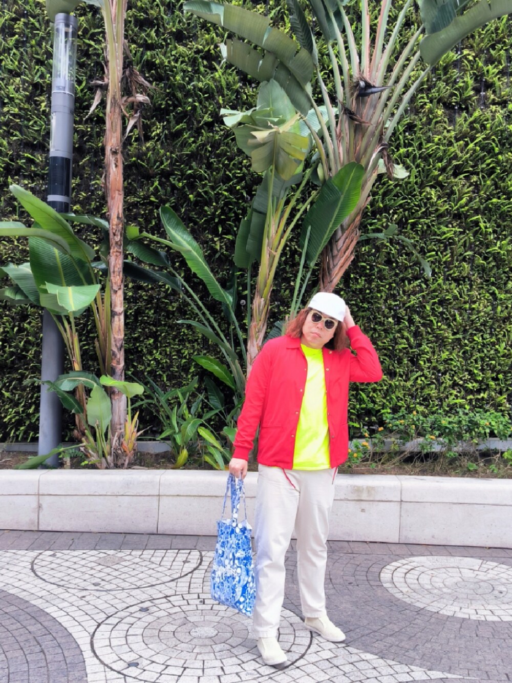 「Rivierasのアイテム（モカシン/デッキシューズ、ベージュ系）」を使った、Panda Ngさん（メンズ・180cm）の夏コーディネートの3枚目の写真