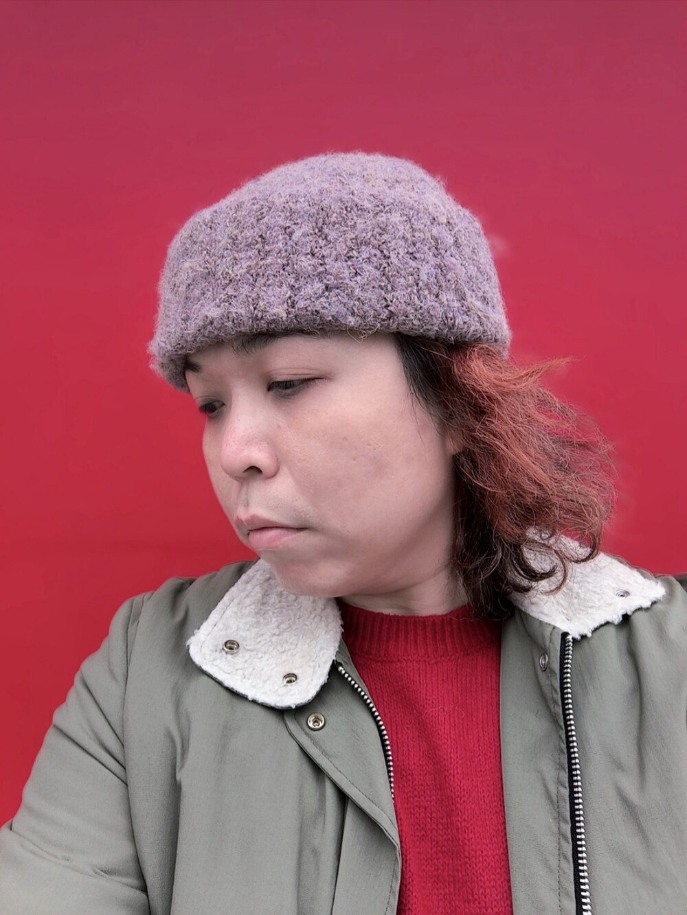 「NUMERO 10 のアイテム（トートバッグ、レッド系）」を使った、Panda Ngさん（メンズ・180cm）の春コーディネートの5枚目の写真
