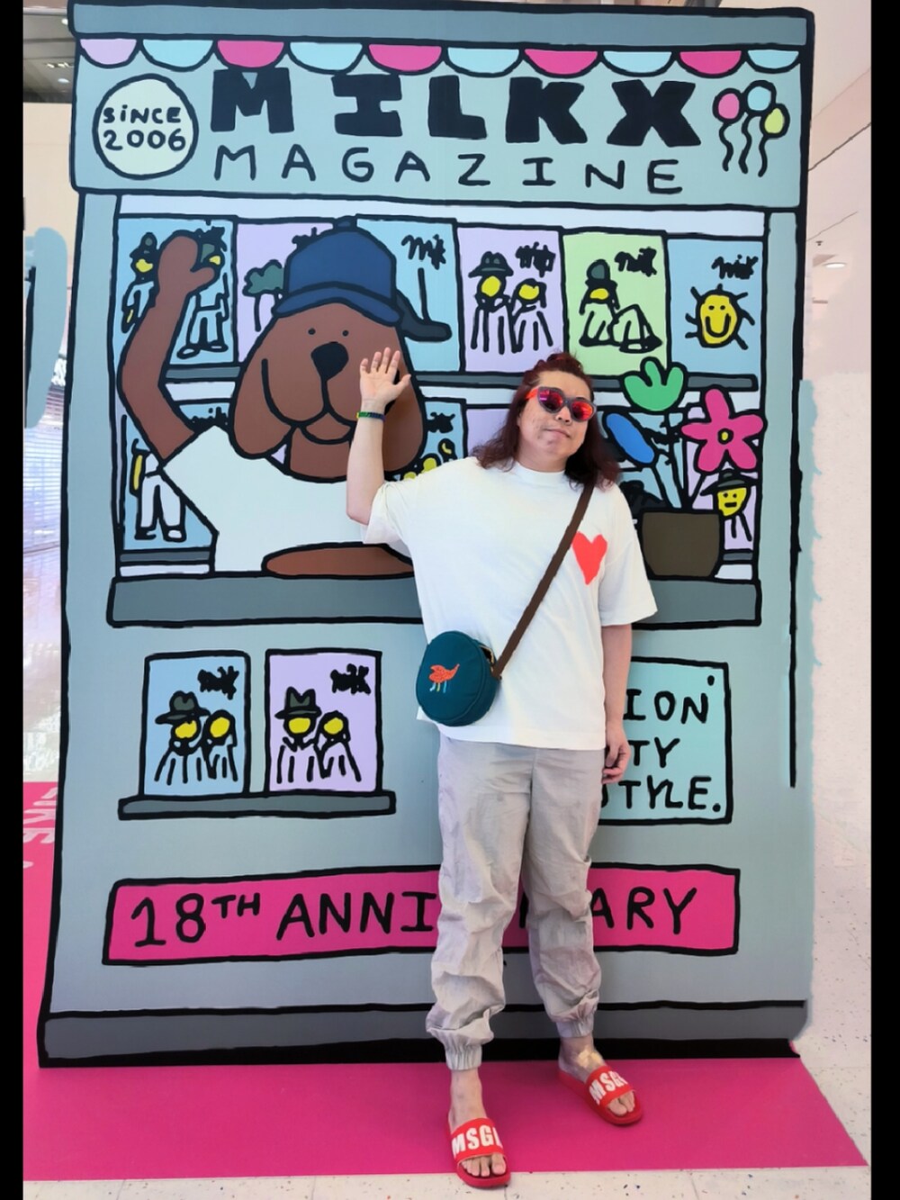 「asosのアイテム（スウェットパンツ、グリーン系）」を使った、Panda Ngさん（メンズ・180cm）の秋コーディネートの2枚目の写真