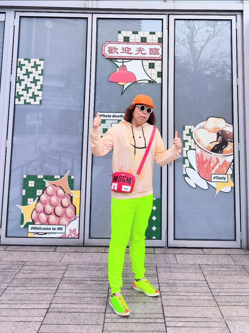 「adidas X jeremy scottのアイテム（スニーカー、その他）」を使った、Panda Ngさん（メンズ・180cm）の春コーディネートの3枚目の写真