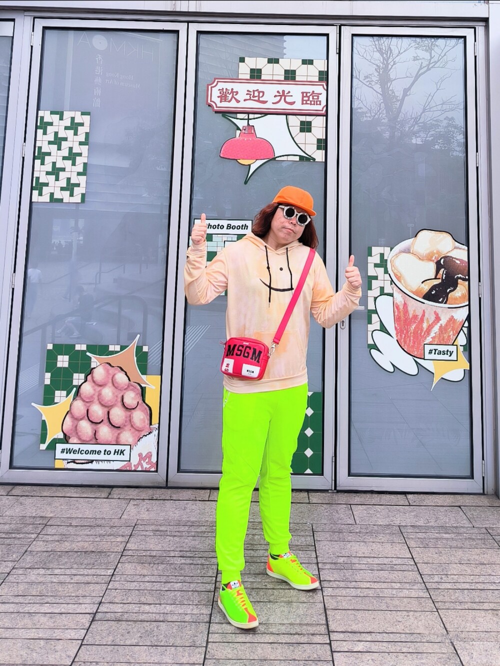 「adidas X jeremy scottのアイテム（スニーカー、その他）」を使った、Panda Ngさん（メンズ・180cm）の春コーディネートの2枚目の写真