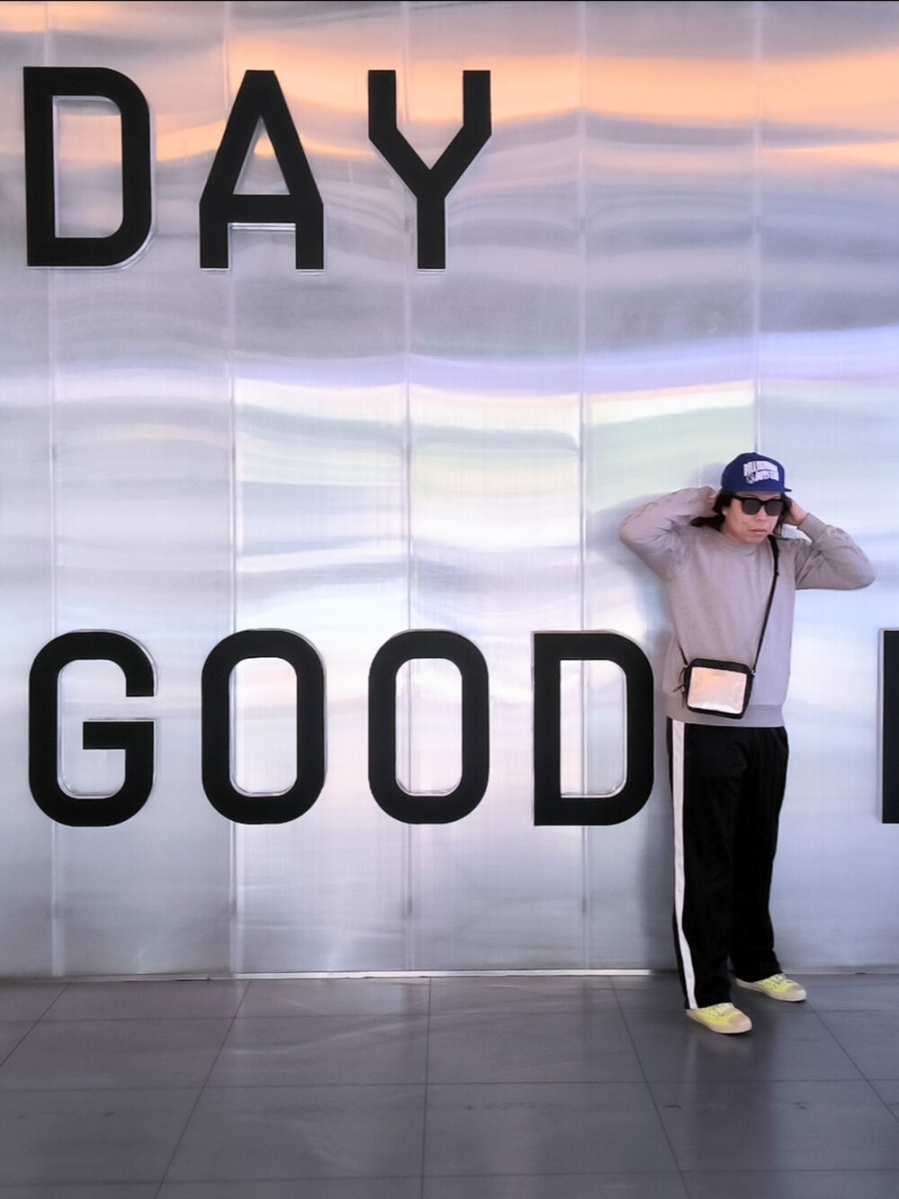 「BILLIONAIRE BOYS CLUBのアイテム（サンバイザー、ブルー系）」を使った、Panda Ngさん（メンズ・180cm）の冬コーディネートの2枚目の写真
