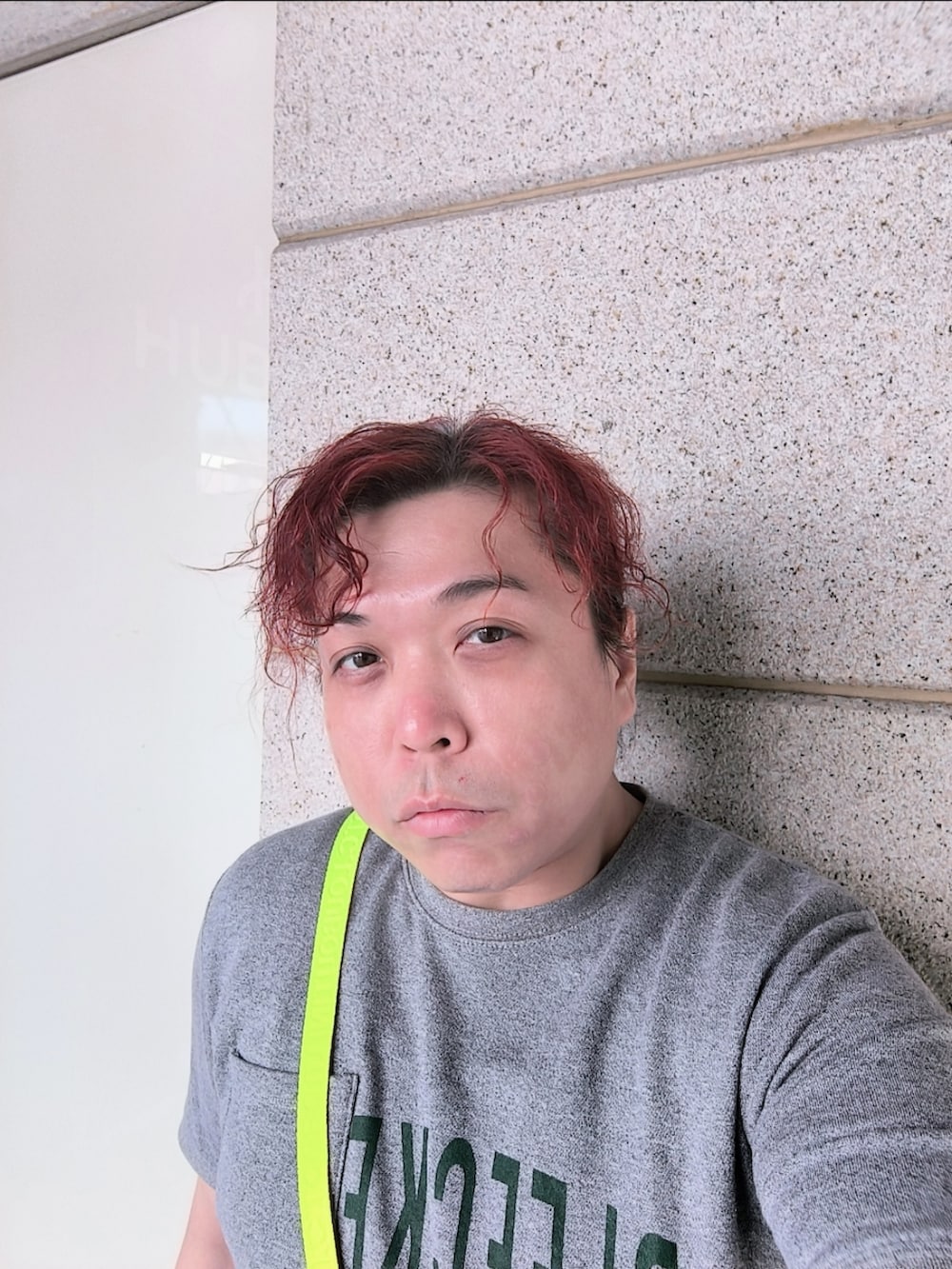 「Christopher Kaneのアイテム（サンダル、グリーン系）」を使った、Panda Ngさん（メンズ・180cm）の秋コーディネートの4枚目の写真