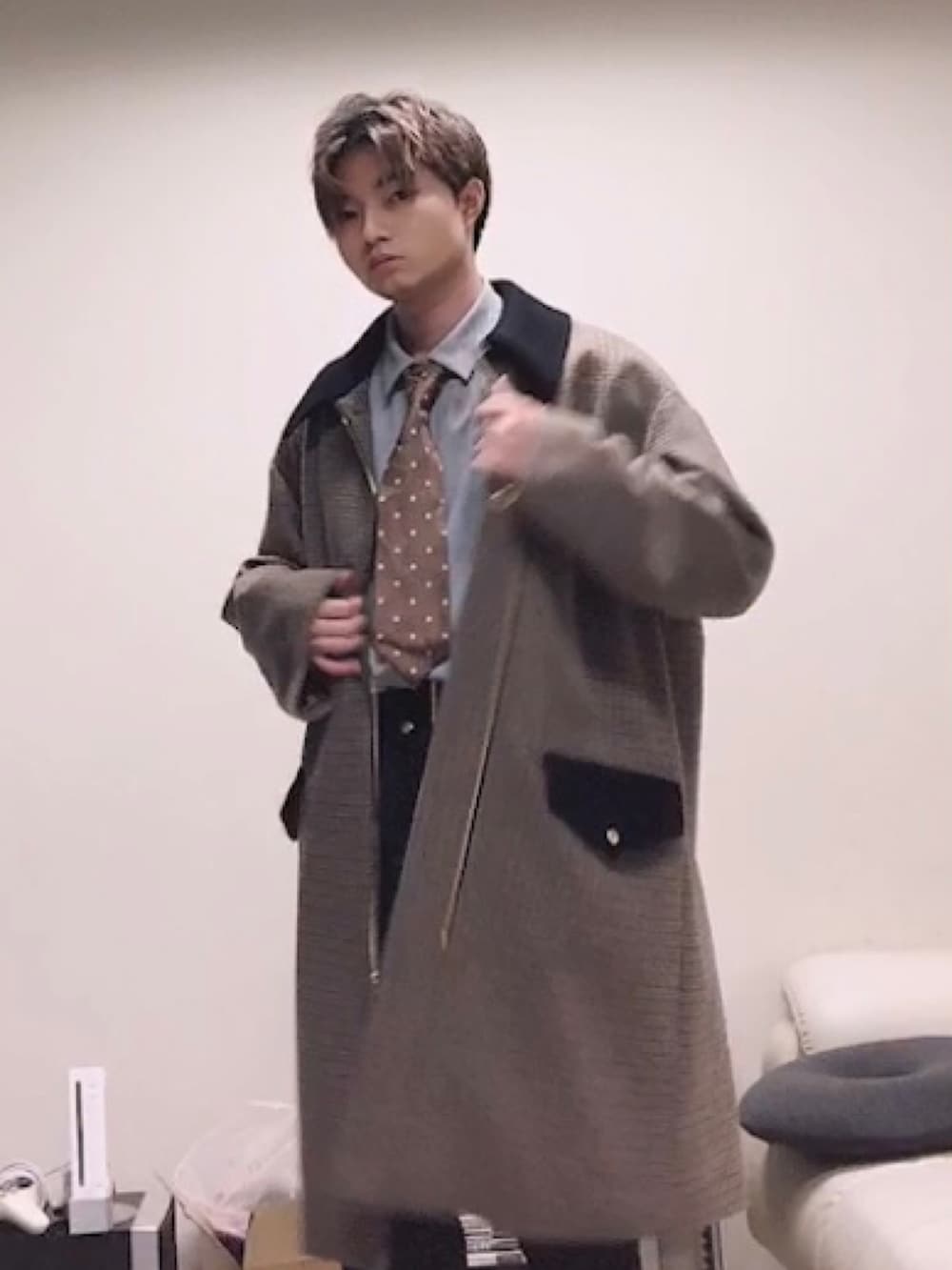 「メンズコーデ、春服デビュー宣言、春服みてみて、オトナカジュアル、キレイめ、CULLNI、CULLNIコーデ、低身長コーデ」｜「CULLNIのSTUDIOUS別注 New Standard Shirt（シャツ/ブラウス、グレー系）」を使った、Yosukeさん（メンズ・160cm）の春コーディネートの2枚目の写真