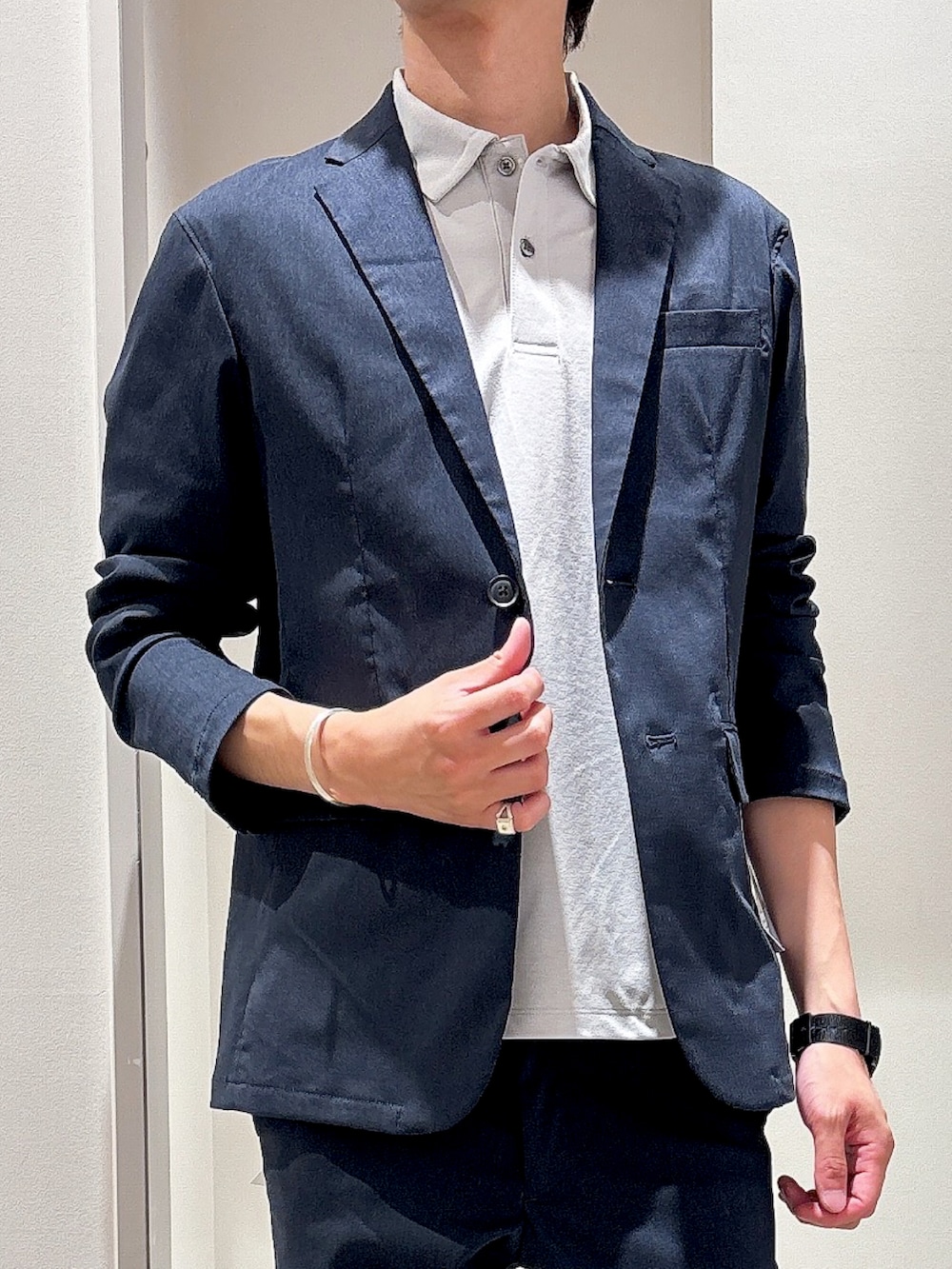 「ABAHOUSE GRAYの【上下2点セット/セットアップ対応】COOL DRY MAX セットアップ/スーツ / サマージャケット（セットアップ、ブルー系）」を使った、★たか★さん（メンズ・178cm）の夏コーディネートの5枚目の写真