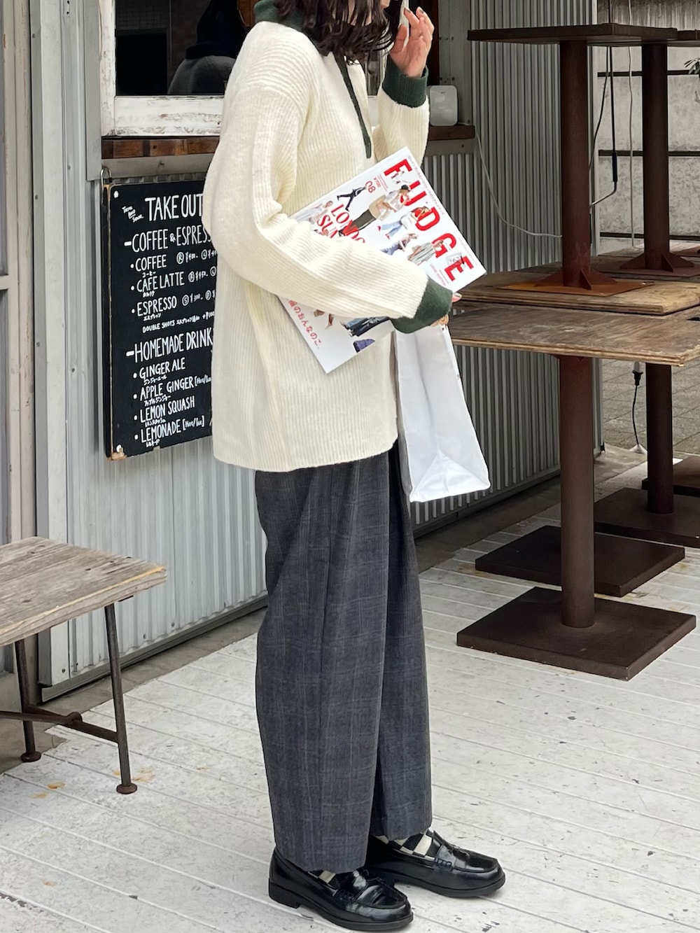 「秋コーデ、休日コーデ、きれいめカジュアル、秋カラー、大人かわいい、お出かけコーデ、秋物準備はじめました、オトナカジュアル、パンツコーデ、プチプラ、秋服、メガネ女子、ワイドパンツ、ゆるコーデ、ポロシャツ」｜「MONO-MART LADY'Sのモヘアライク配色オーバーサイズポロニット（ポロシャツ、ホワイト系）」を使った、おはなさん（レディース・168cm）の秋コーディネートの2枚目の写真