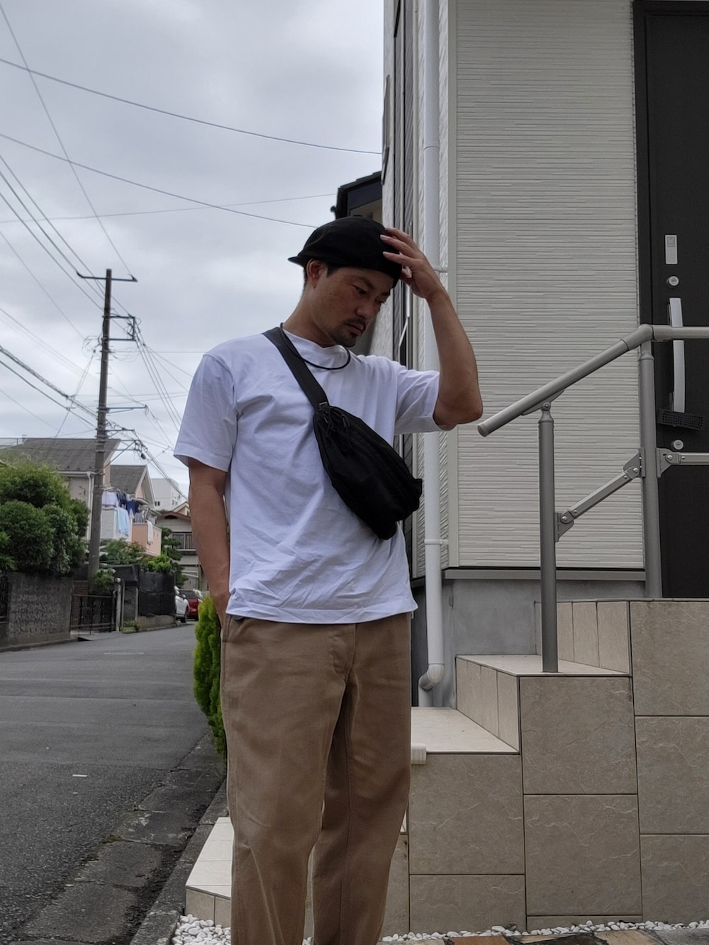「大人カジュアル、夏だ！Tシャツ着よう！、シンプル、キャップ、サンダル、低身長、M52、Tシャツ」｜「Tevaの【Teva/テバ】HURRICANE / ハリケーン XLT2（サンダル、ブラック系）」を使った、@あねもね さん（メンズ・168cm）の夏コーディネートの2枚目の写真