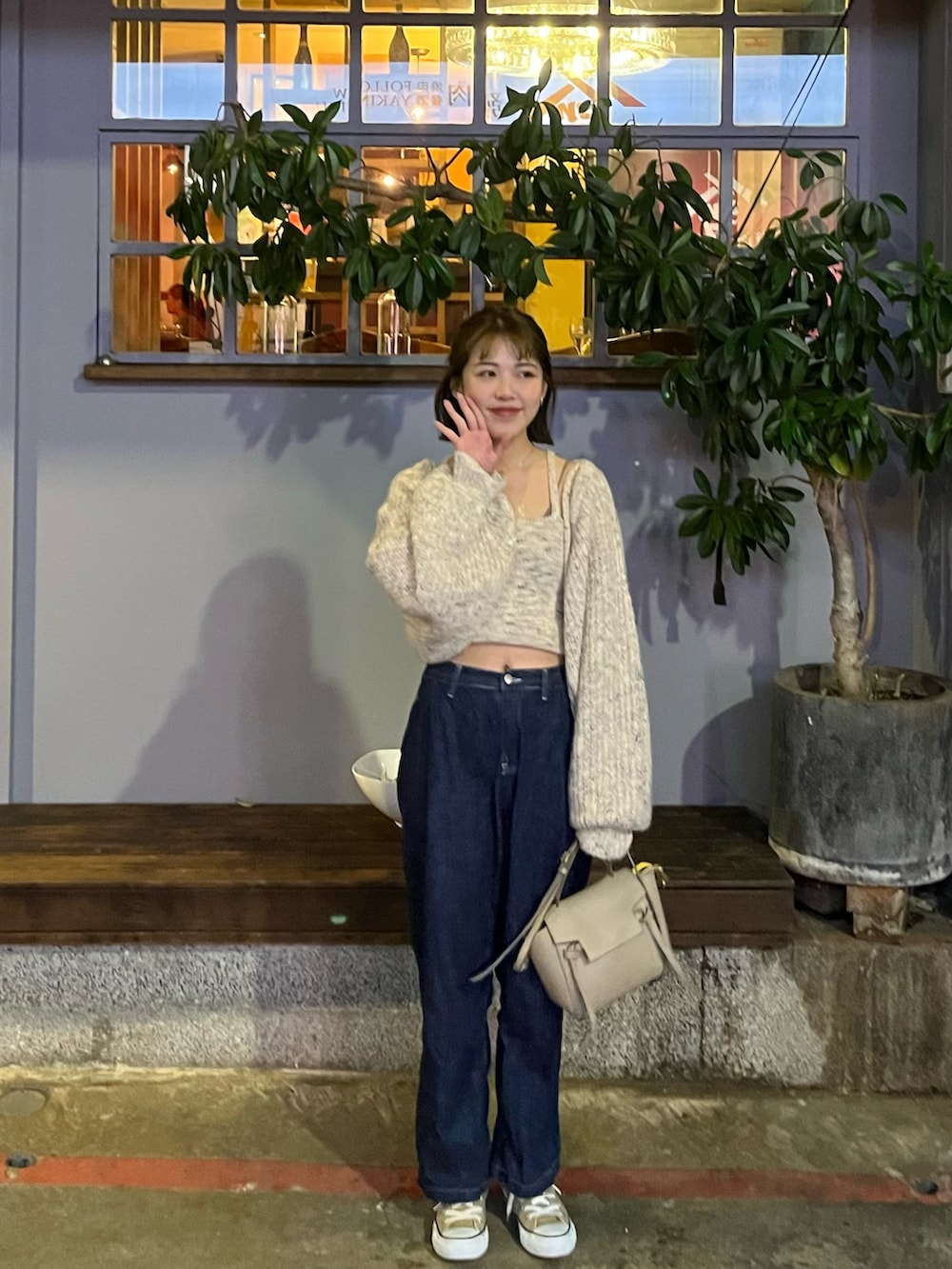 「CELINEのCELINE(セリーヌ)MICRO BELT BAG ベルトバッグ マイクロ　トートバッグ ショルダーバッグ（トートバッグ、その他）」を使った、018さん（レディース・157cm）の冬コーディネートの2枚目の写真