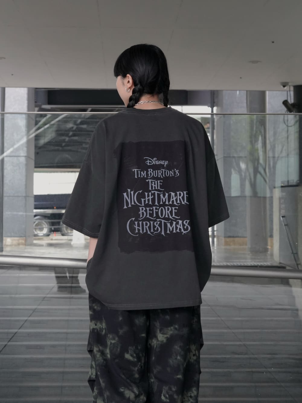 「CASPER JOHNのNightmare graphic T-shirts/ナイトメアグラフィックTシャツ（Tシャツ/カットソー、ブラック系）」を使った、sayacasperjohnさん（レディース・160cm）の春コーディネートの3枚目の写真