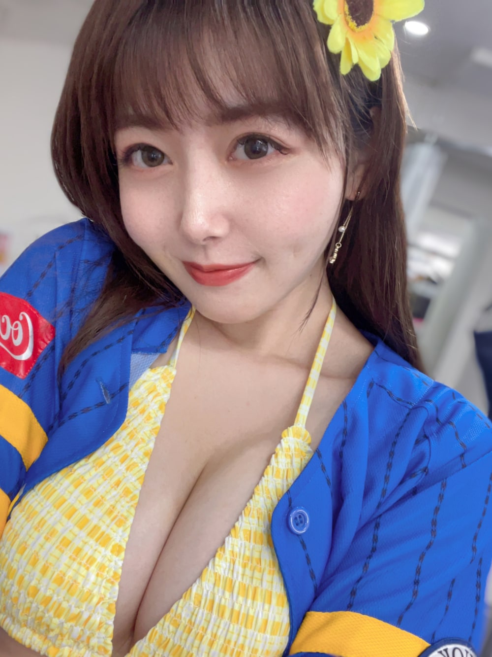「水着、ビキニ、SHEIN、shein、miku水着レビュー、swimwear、ギンガム水着、紗倉みく、黄色水着、イエロー水着、可愛い水着、SHEIN水着、SHEIN購入品、shein水着、ビキニ水着」｜「sheinのアイテム（水着、イエロー系）」を使った、紗倉みくさん（レディース・165cm）の秋コーディネートの2枚目の写真