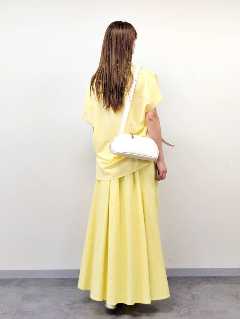 「春色、体型カバー、着痩せ・細見え、ベーシック/シンプル、休日コーデ、ママコーデ、ウォッシャブル、ウエストゴム、きれいめカジュアル、ブラウス、スカート、ネックレス、フラットシューズ、バッグ、春コーデ」｜「BARNYARDSTORMのBARNYARDSTORM / ボールチェーンネックレス5mm（ネックレス、その他）」を使った、yoshikuttya0213さん（レディース・164cm）の春コーディネートの6枚目の写真