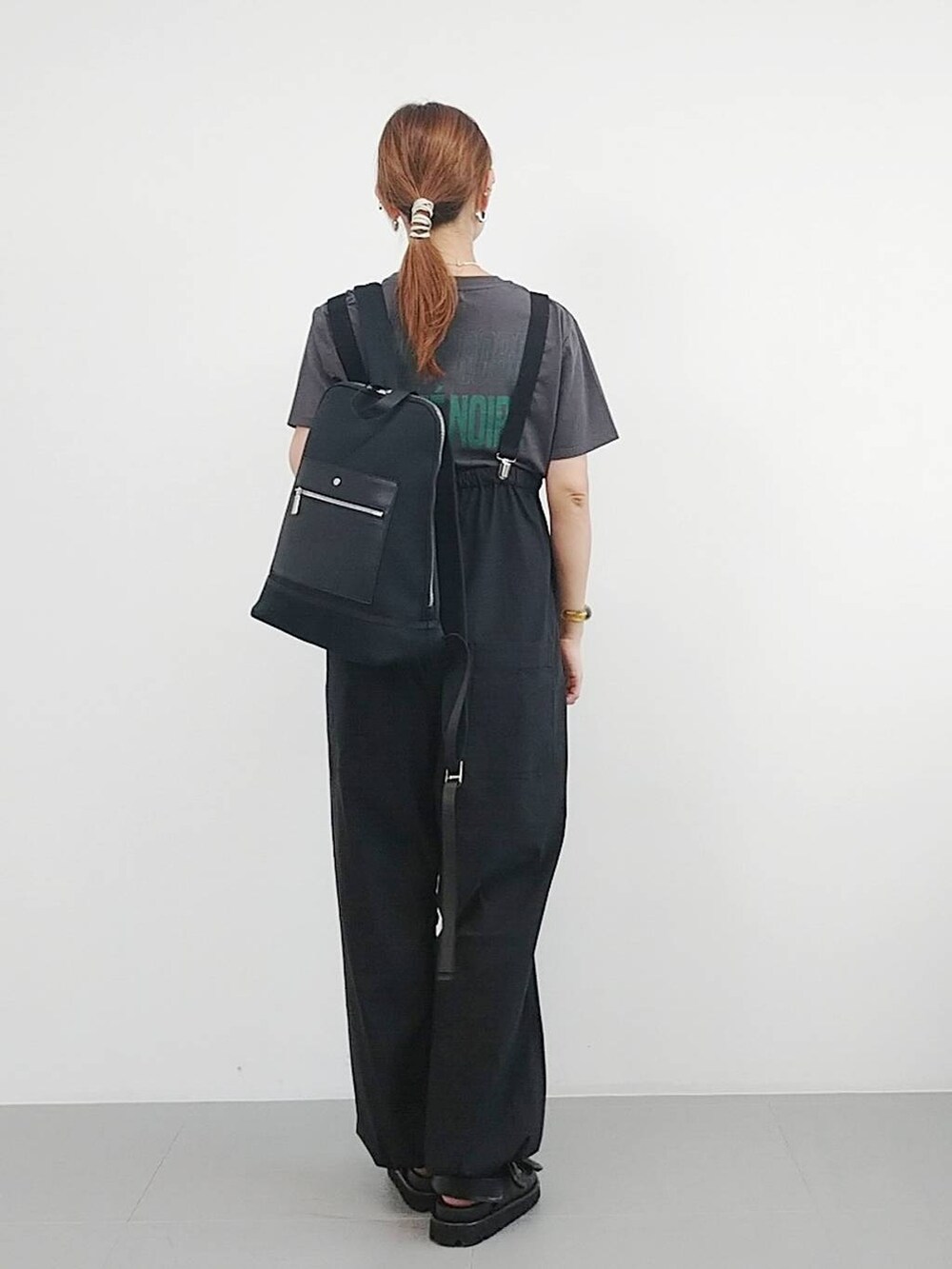 「ウエストゴム、サンダル、体型カバー、着痩せ・細見え、メガネ、Tシャツ、リュック・バッグ、ネックレス、カジュアル、BARNYARDSTORM、休日コーデ、ママコーデ、夏コーデ、ウォッシャブル、ゆったり」|「BARNYARDSTORMのBARNYARDSTORM / UVカットラウンドグラス(メガネ、ブラック系)」を使った、yoshikuttya0213さん(レディース・164cm)の夏コーディネートの7枚目の写真