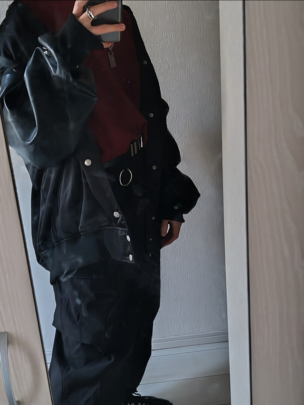 「春コーデ、ADRER、ADRERコーデ、ADRERしか勝たん、adrer、adrerコーデ」｜「ADRERのextra quality wide sleeve long-T/エクストラクオリティワイドスリーブロンT（Tシャツ/カットソー、レッド系）」を使った、oito_0224さん（メンズ・164cm）の春コーディネートの2枚目の写真