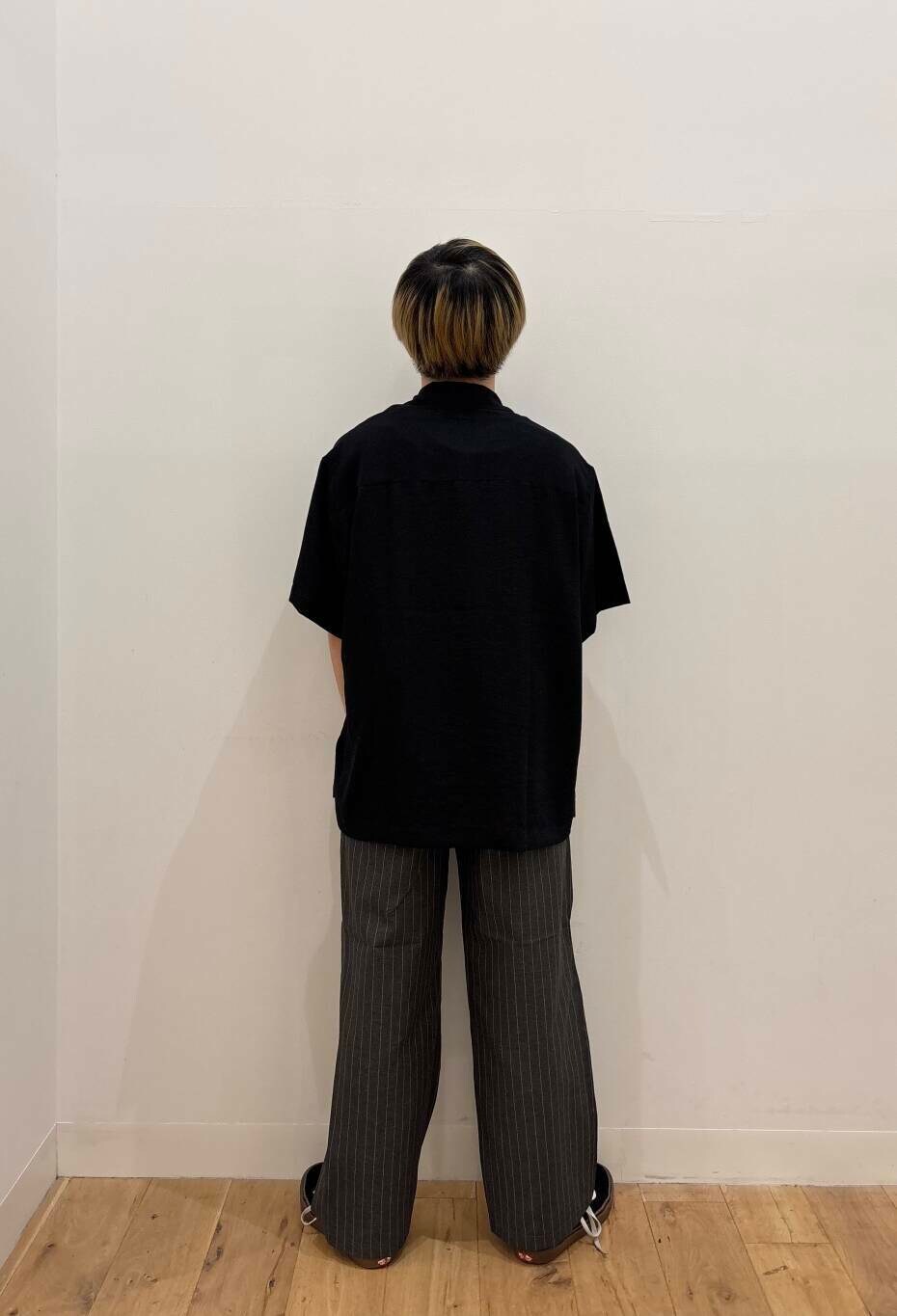 「シンプル、シャツ、カジュアル、シャツコーデ、お出掛けコーデ、ツイル生地、フレアスラックス、シアー感」|「SENSE OF PLACE by URBAN RESEARCHのコットンスムースタンクトップ(タンクトップ、ホワイト系)」を使った、yukiさん(メンズ・168cm)の夏コーディネートの4枚目の写真